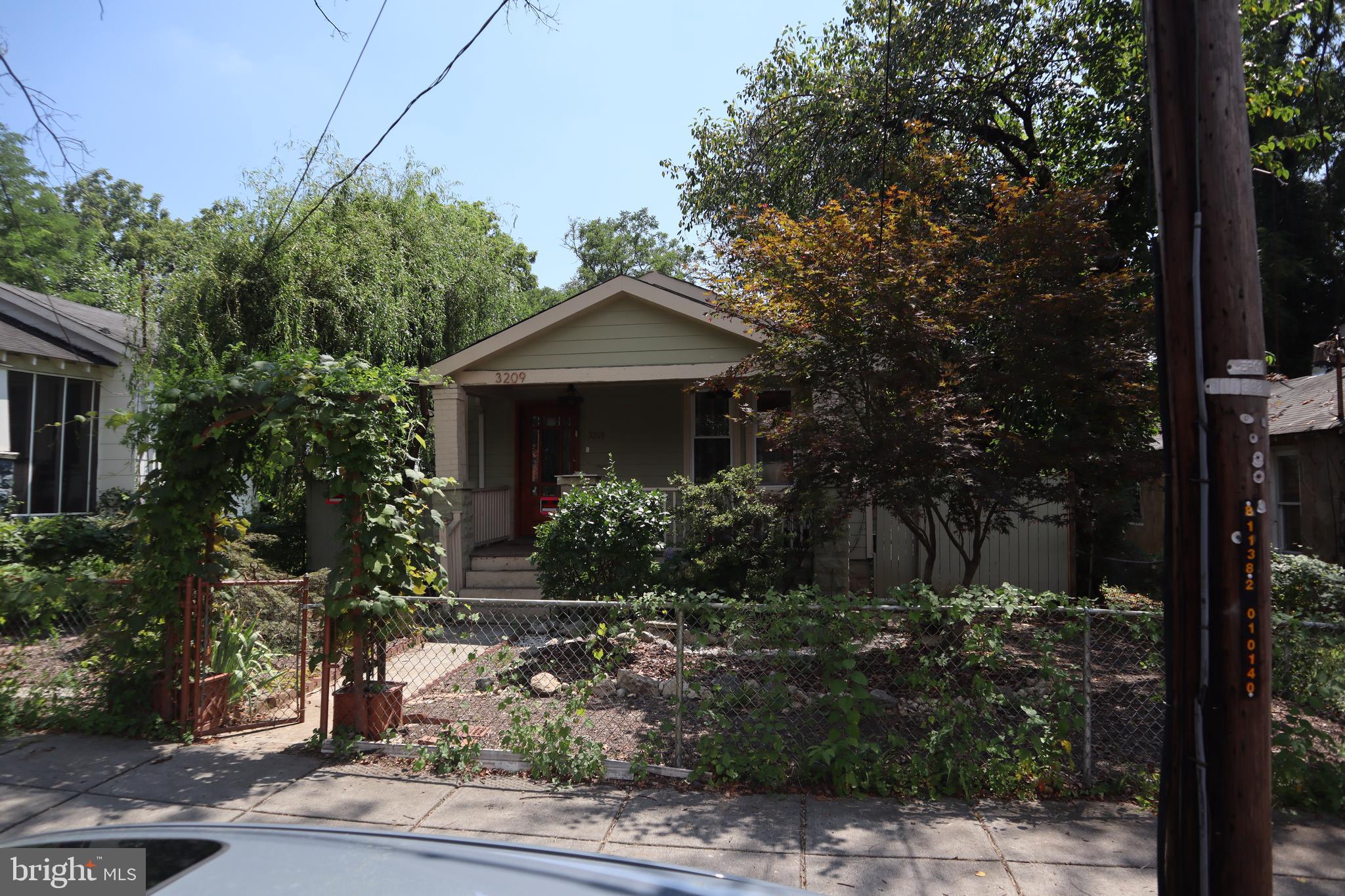 3209 E STREET SE