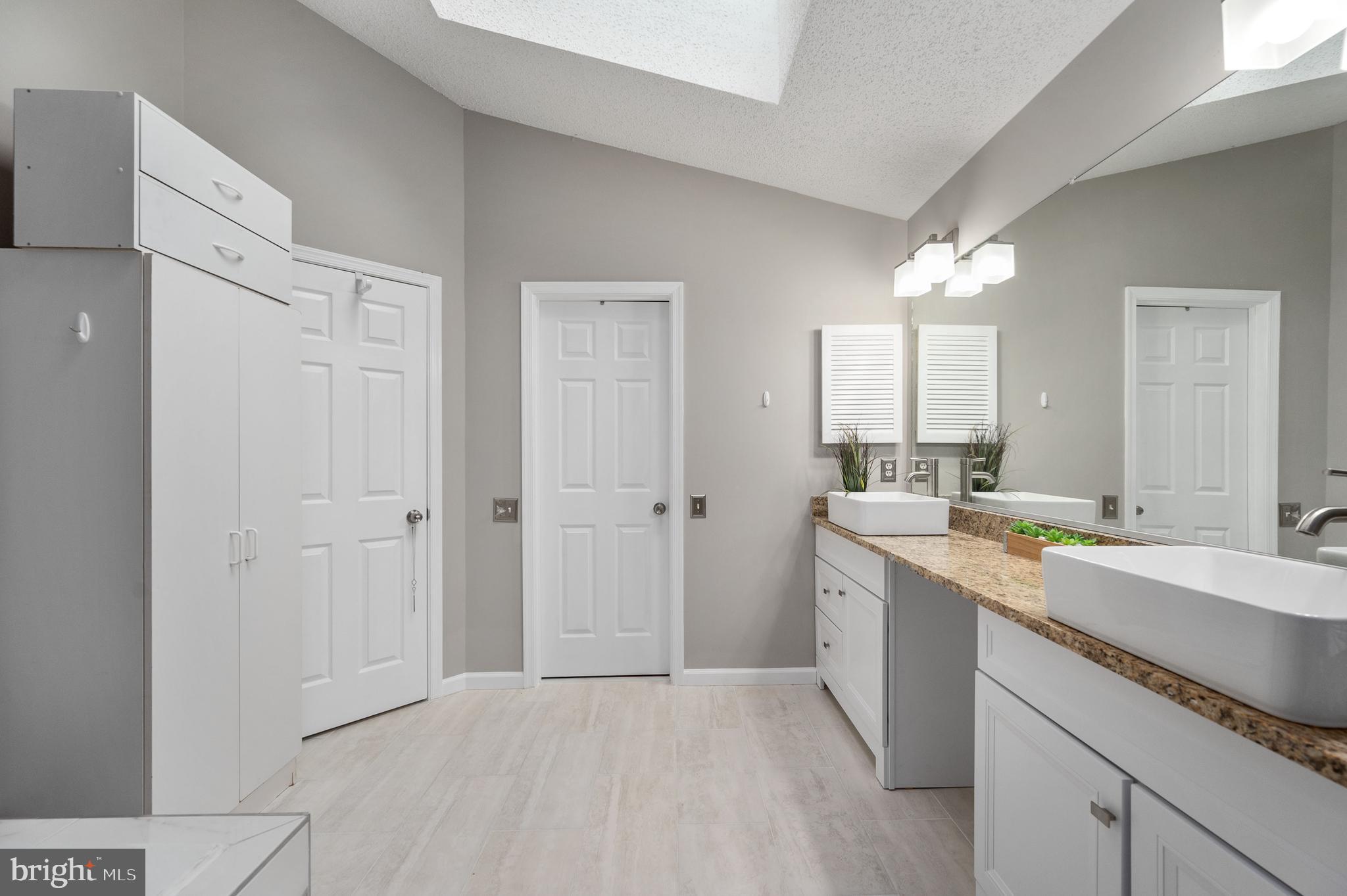 TWIN OAKS FARM - Residential