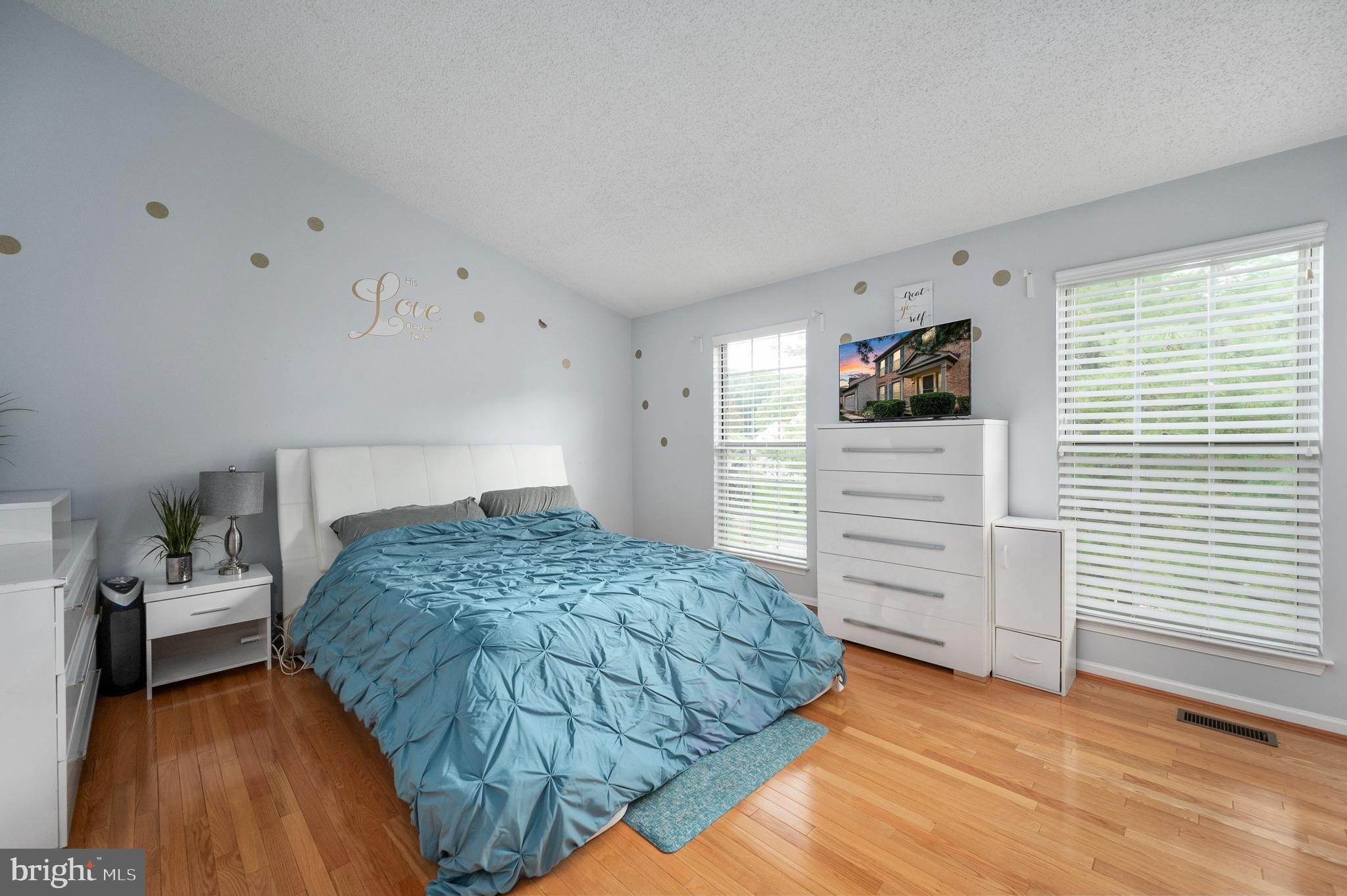 TWIN OAKS FARM - Residential