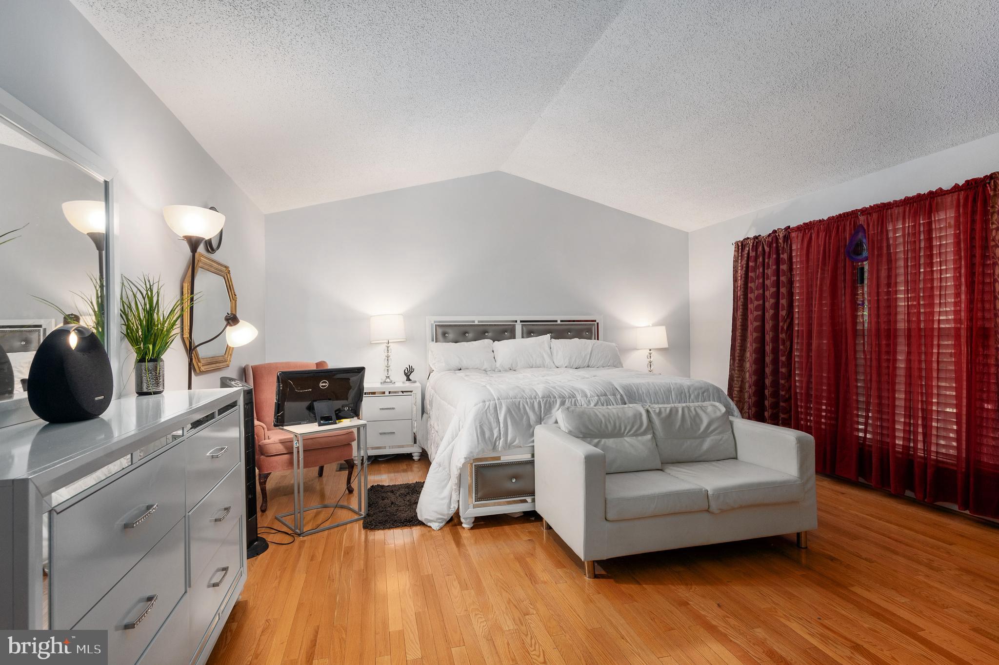 TWIN OAKS FARM - Residential