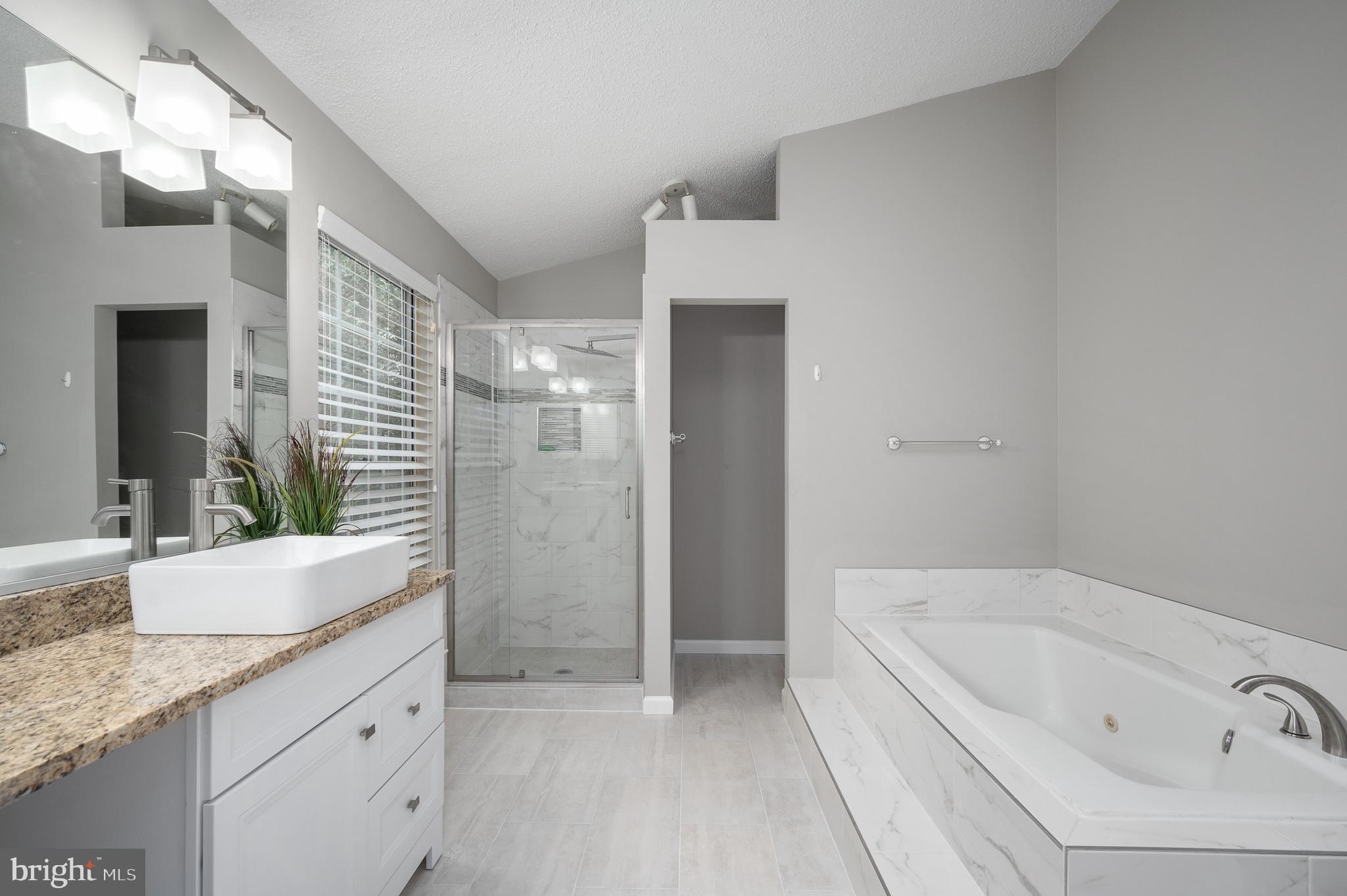 TWIN OAKS FARM - Residential