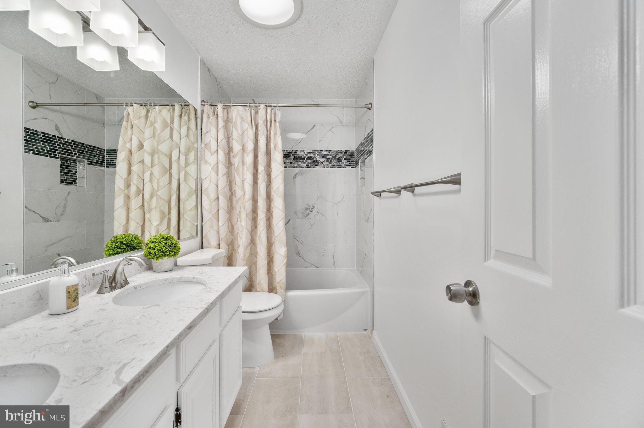 TWIN OAKS FARM - Residential