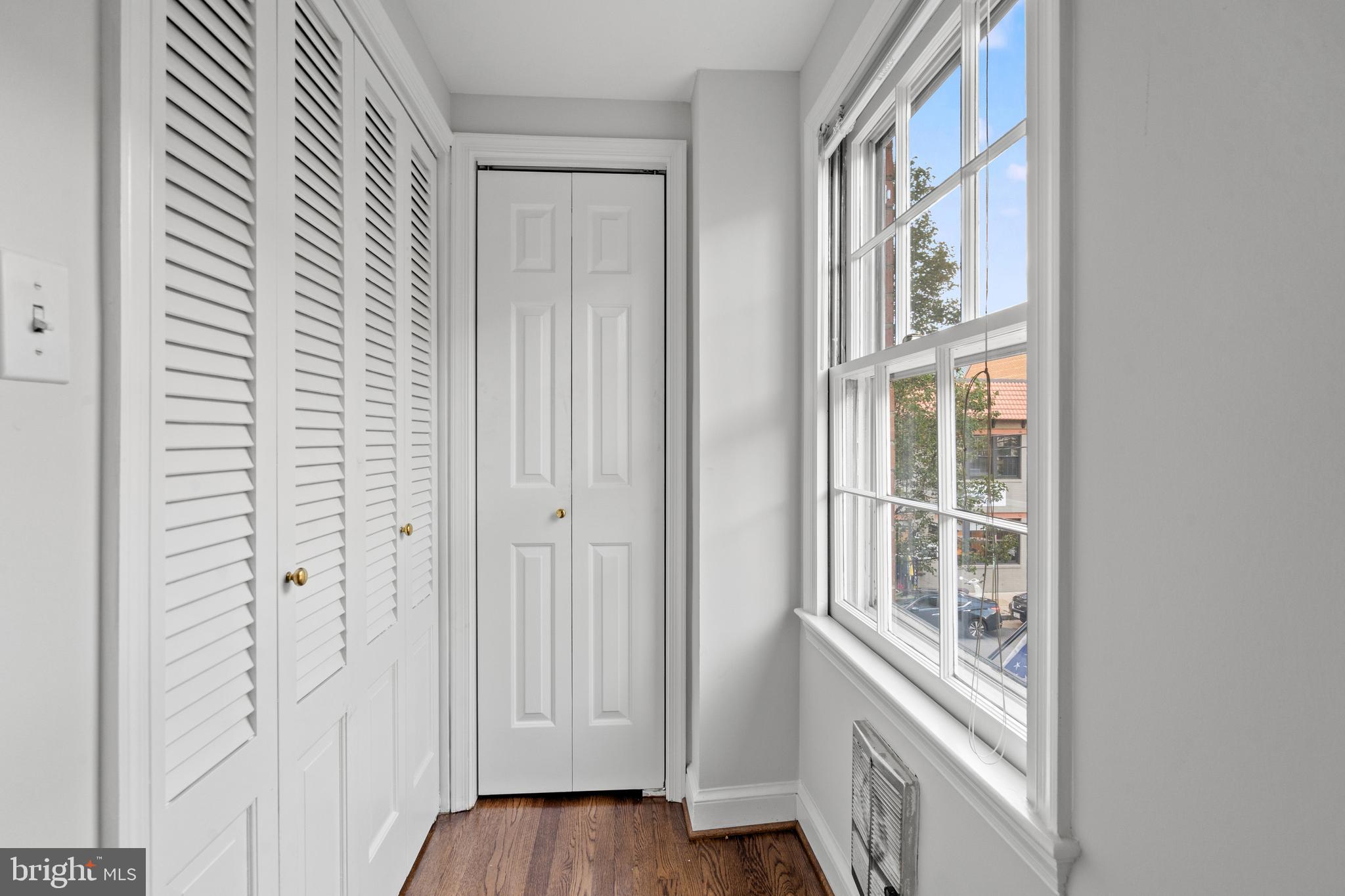 CAMERON MEWS - Residential