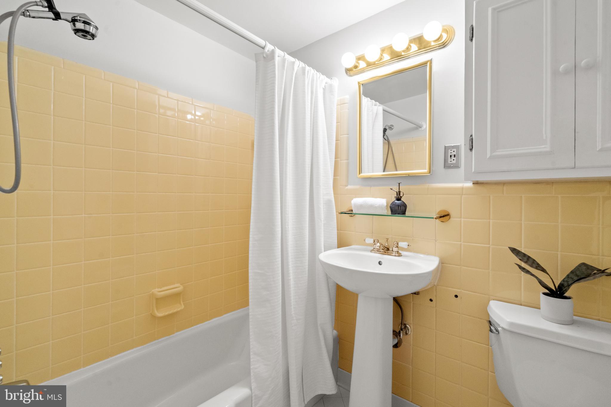 CAMERON MEWS - Residential