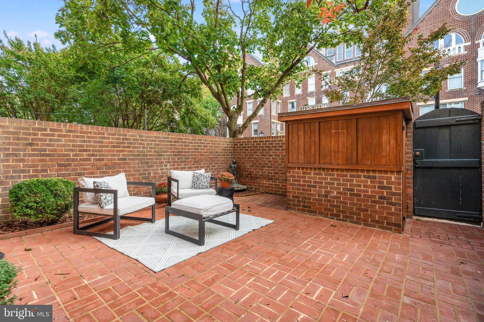 CAMERON MEWS - Residential