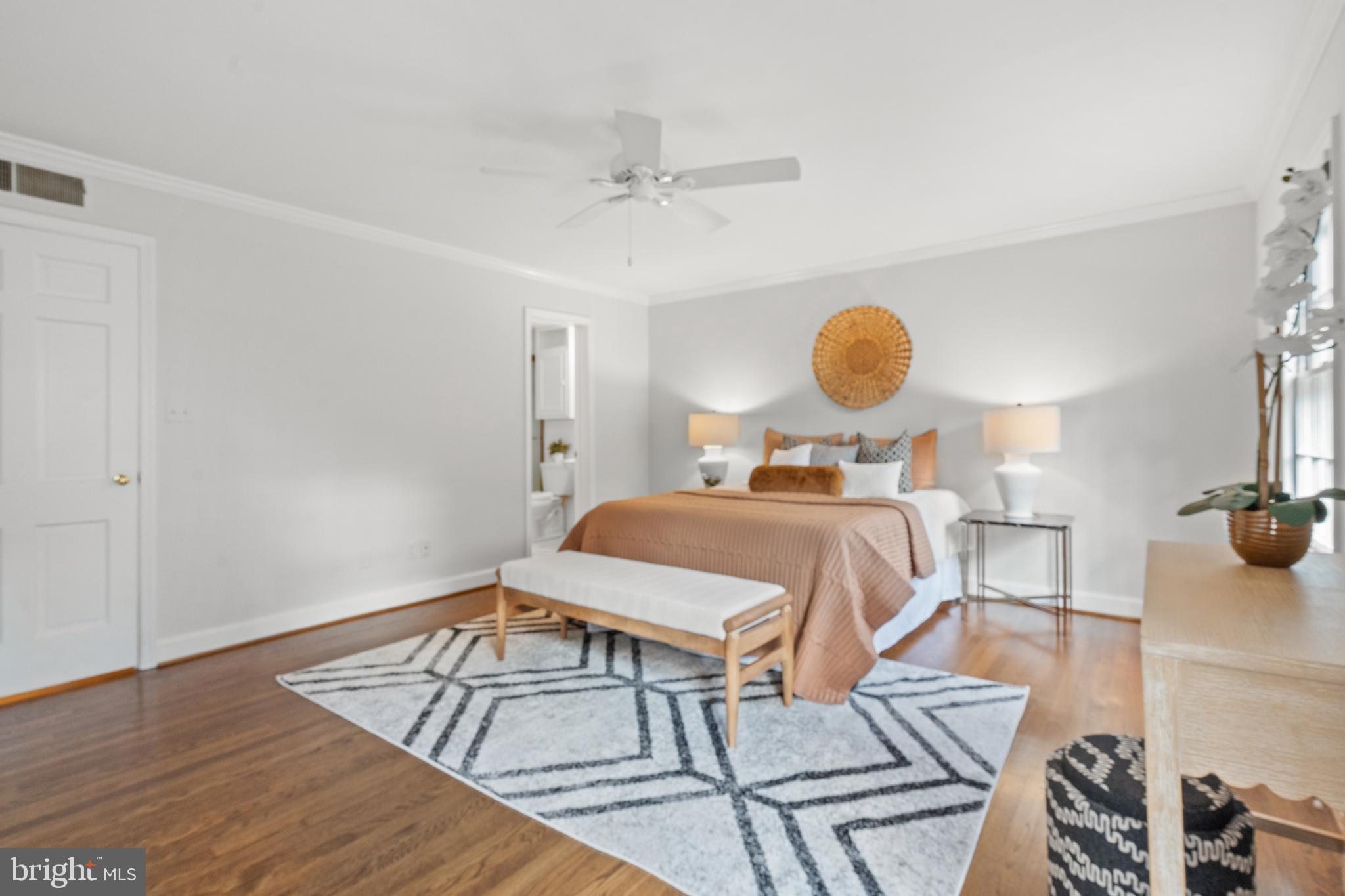 CAMERON MEWS - Residential