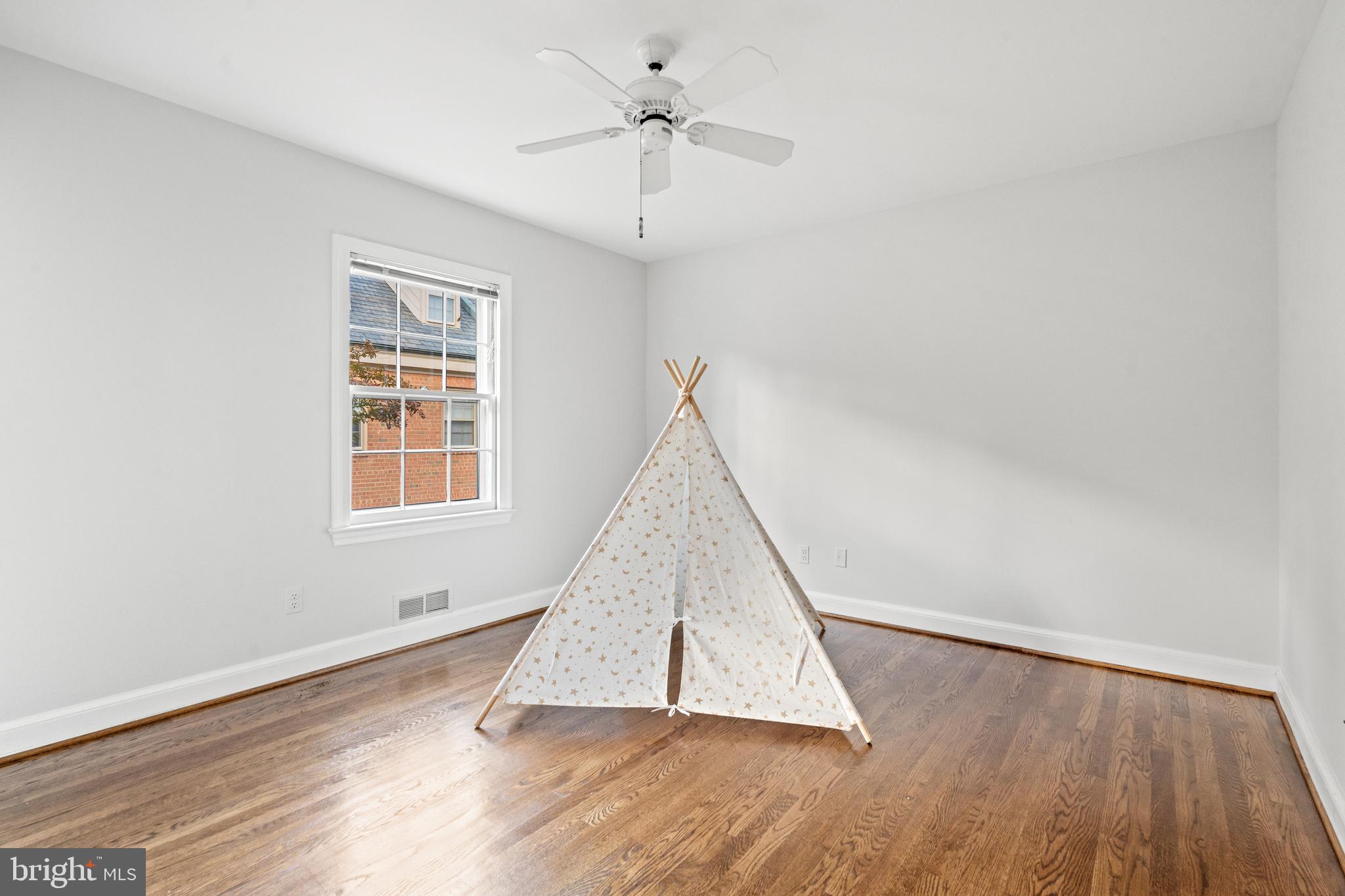 CAMERON MEWS - Residential