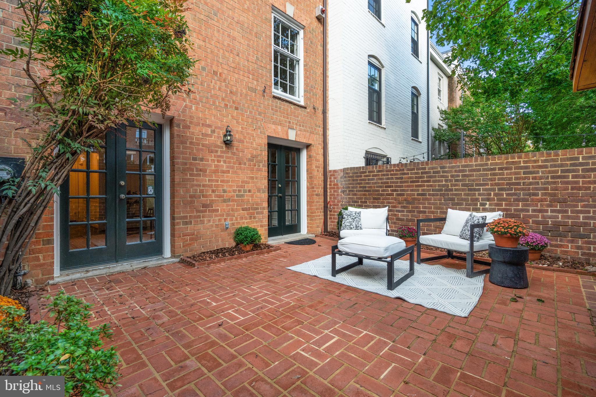 CAMERON MEWS - Residential