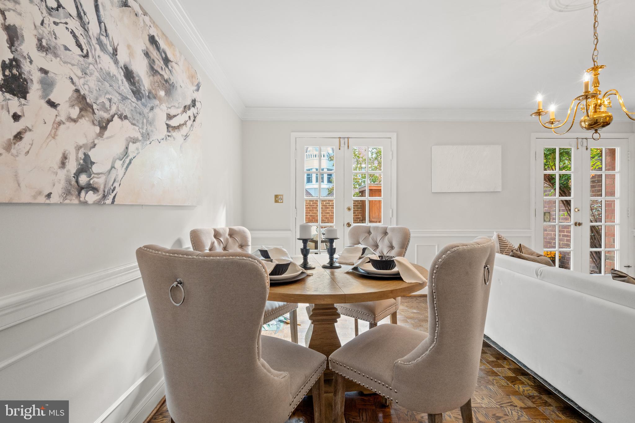 CAMERON MEWS - Residential