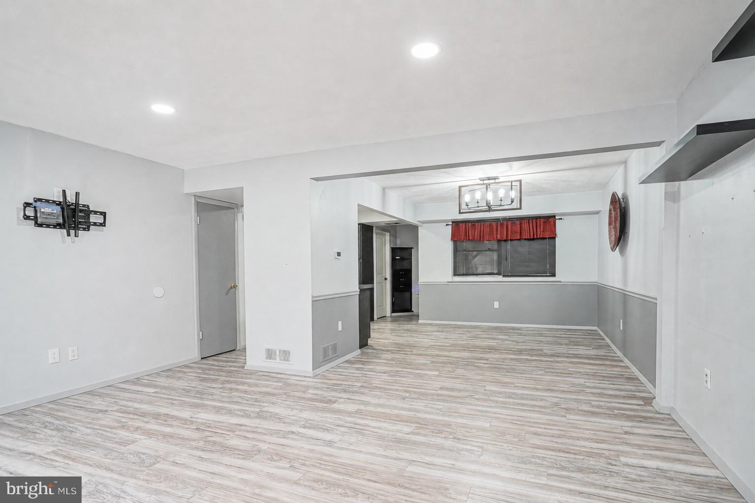 1719 WILLIAMSBURG PLACE