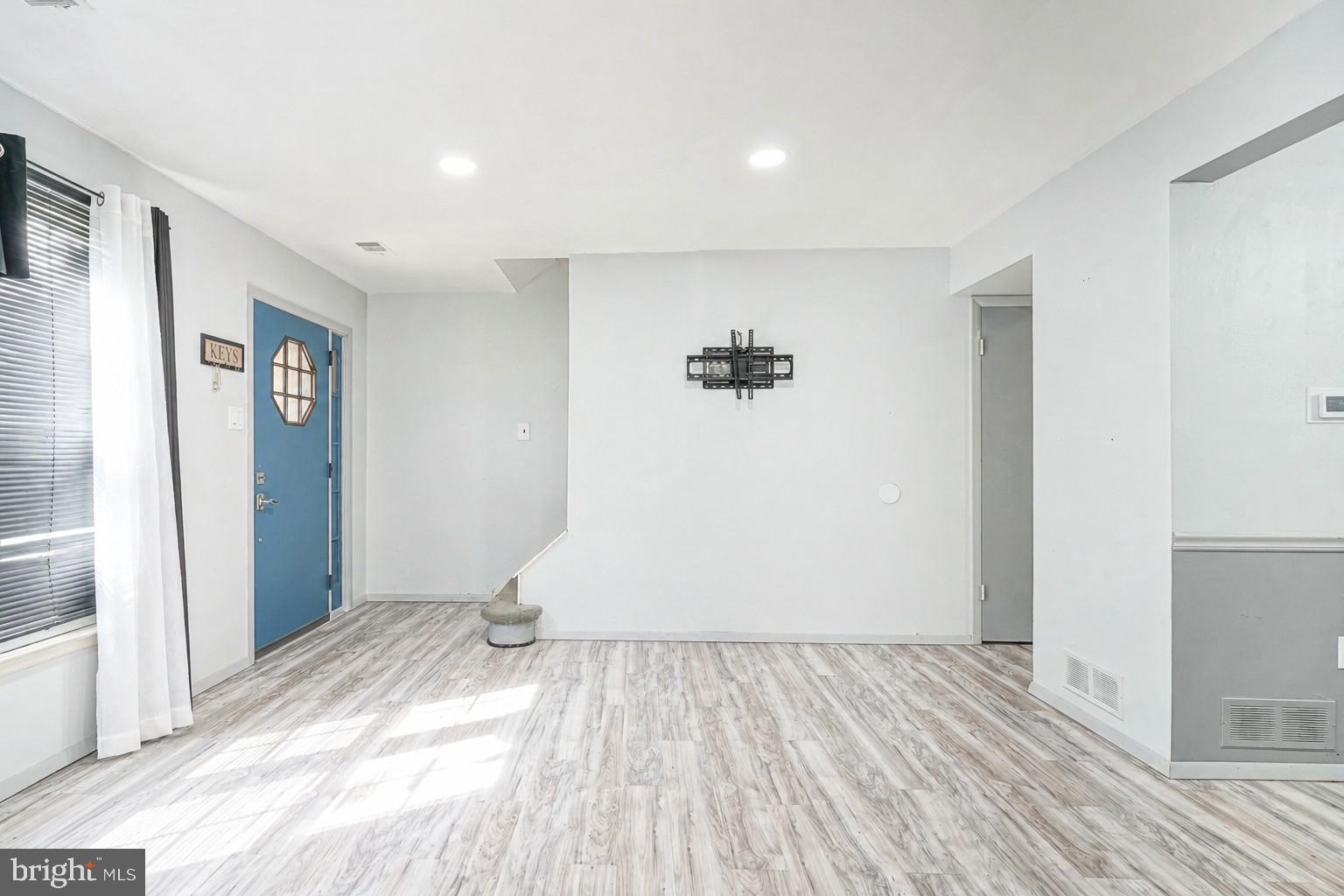 1719 WILLIAMSBURG PLACE