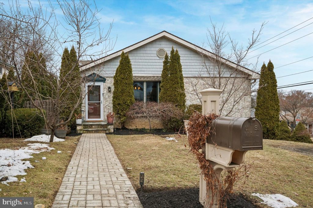 Photo of 906 Division Avenue, WILLOW GROVE, PA 19090 (MLS # PAMC2169432)