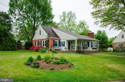Photo of 7133 Tyler Avenue, FALLS CHURCH, VA 22042 (MLS # VAFX2304468)