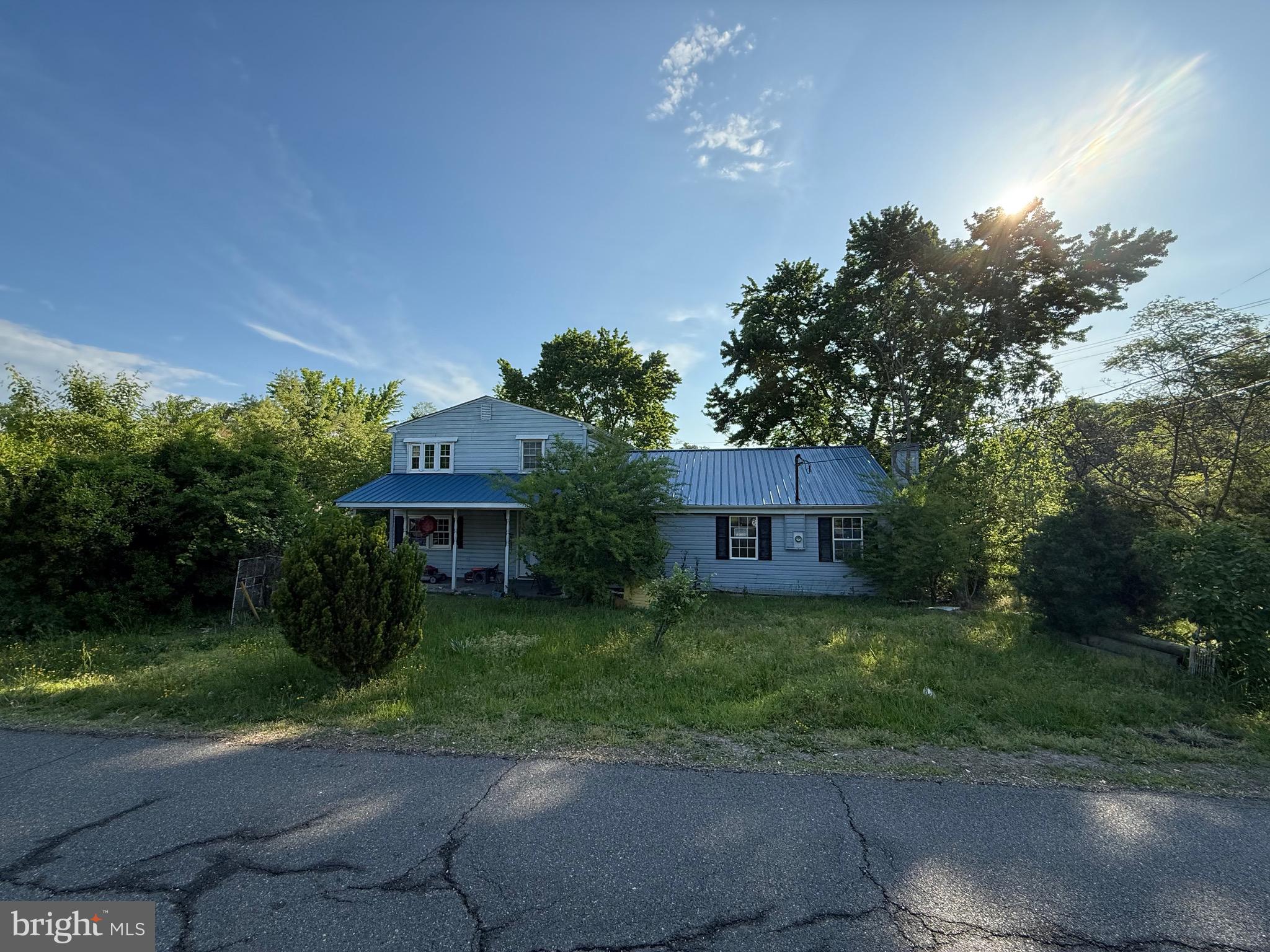 Investor alert! Great fix and flip! 4 bedroom (possibly 5) 2 bath SFH with detached garage and a guest house with 2 rooms, nice sized lot. Property sold AS-IS, CASH or HARD MONEY LOAN.