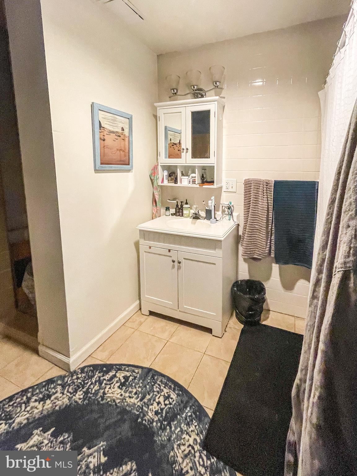 UNIVERSITY CITY - Residential Lease