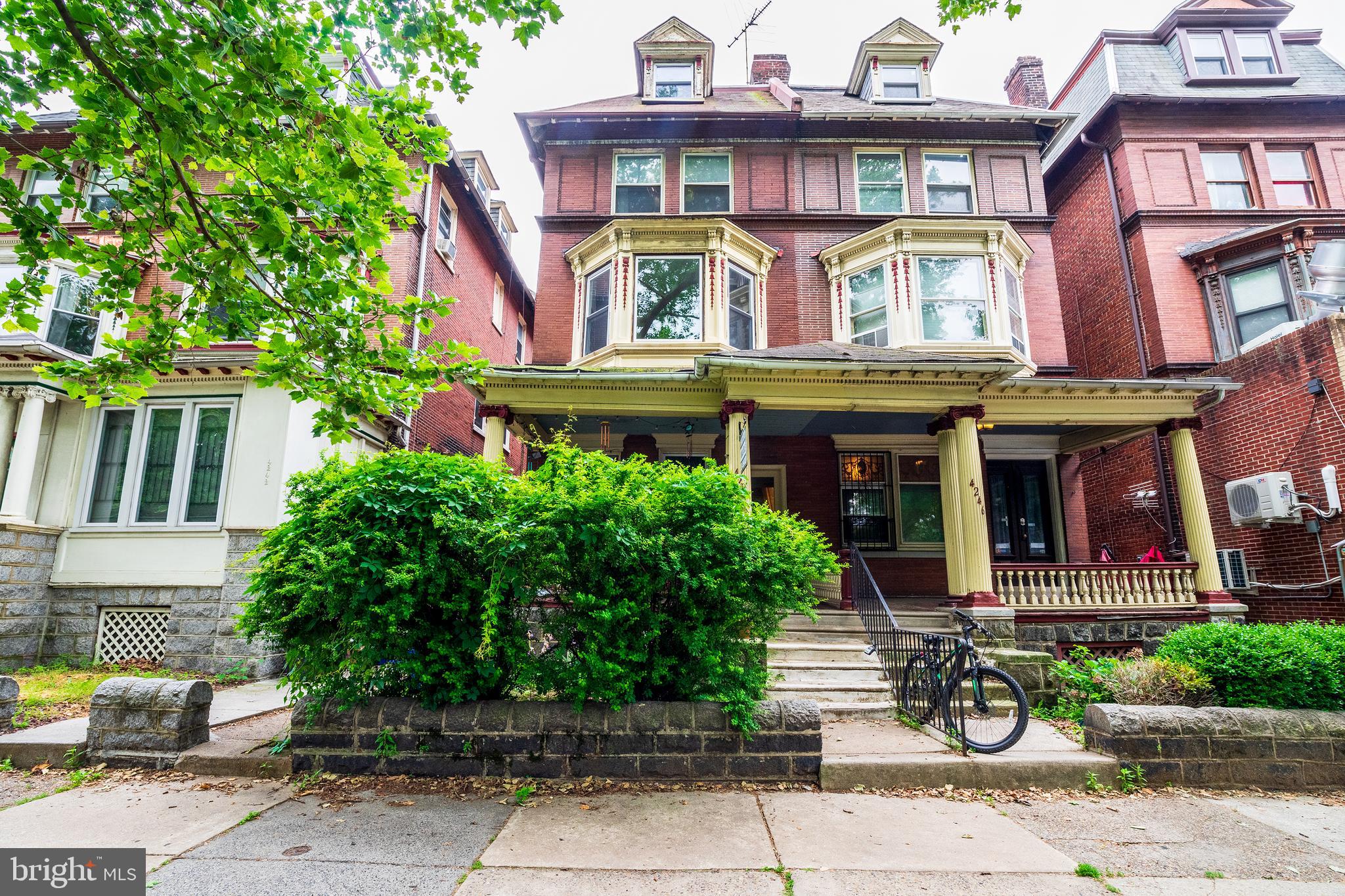 UNIVERSITY CITY - Residential Lease