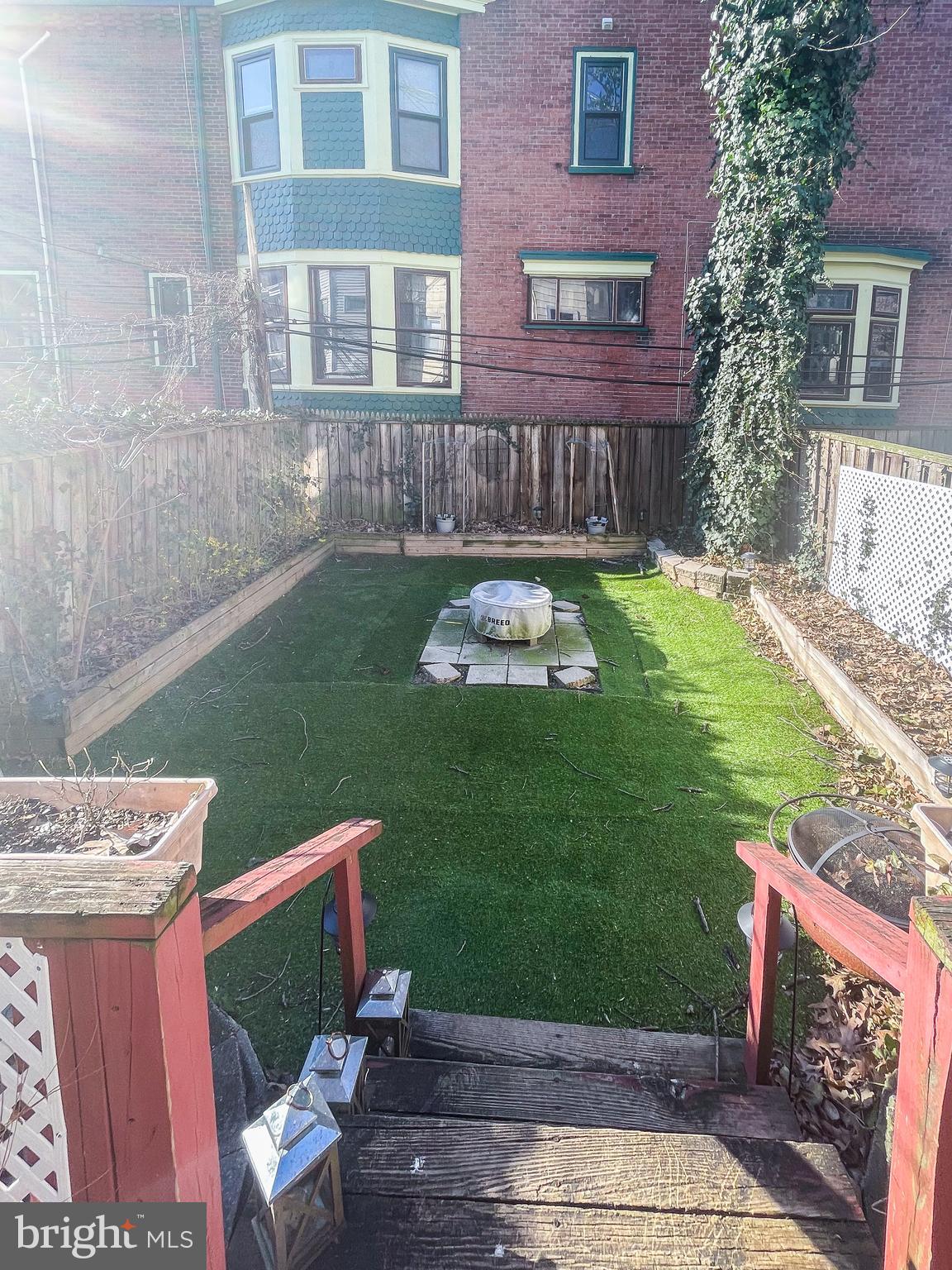 UNIVERSITY CITY - Residential Lease