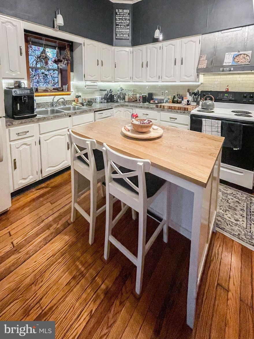 *Available 4/6/23!*

Do not miss this charming 2 bedroom, 1 bath apartment located on the first floor of a historic building in University City! Upon entering, you are greeted with a spacious living area with a unique window seat that leads to the modernized kitchen. Cook up your favorite meals with an electric range and range hood, dishwasher, and plenty of cabinet space! Each of the bedrooms are large with their own spacious closets (one is cedar planked, great for keeping moths away!), and the bathroom features a shower/tub. Exclusive to this unit, there is an expansive rear patio that comes with a hose for gardening as well as an unfinished basement where the washer/dryer are located. Beyond the space itself, you will enjoy being in close proximity to several large hubs including University of Pennsylvania, Drexel University, Children’s Hospital of Philadelphia and more. This building also has a welcoming front porch and overlooks a school across the street. 

*Cats and small dogs under 25 lbs OK; $500 pet fee required.