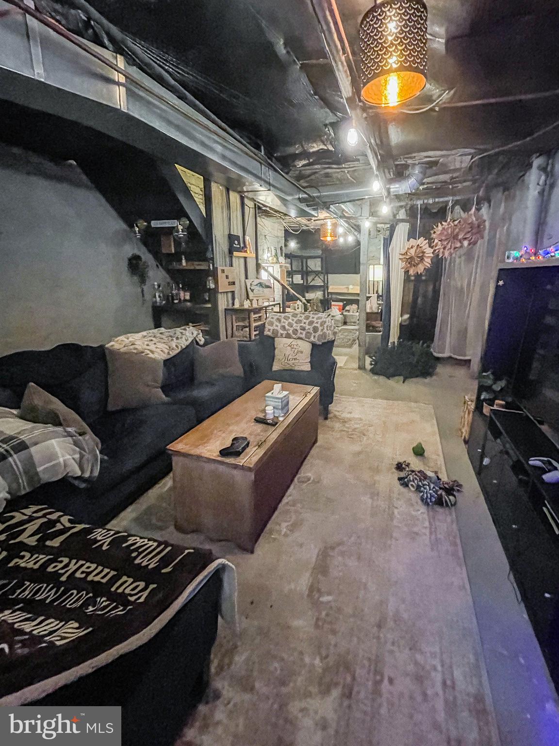 UNIVERSITY CITY - Residential Lease