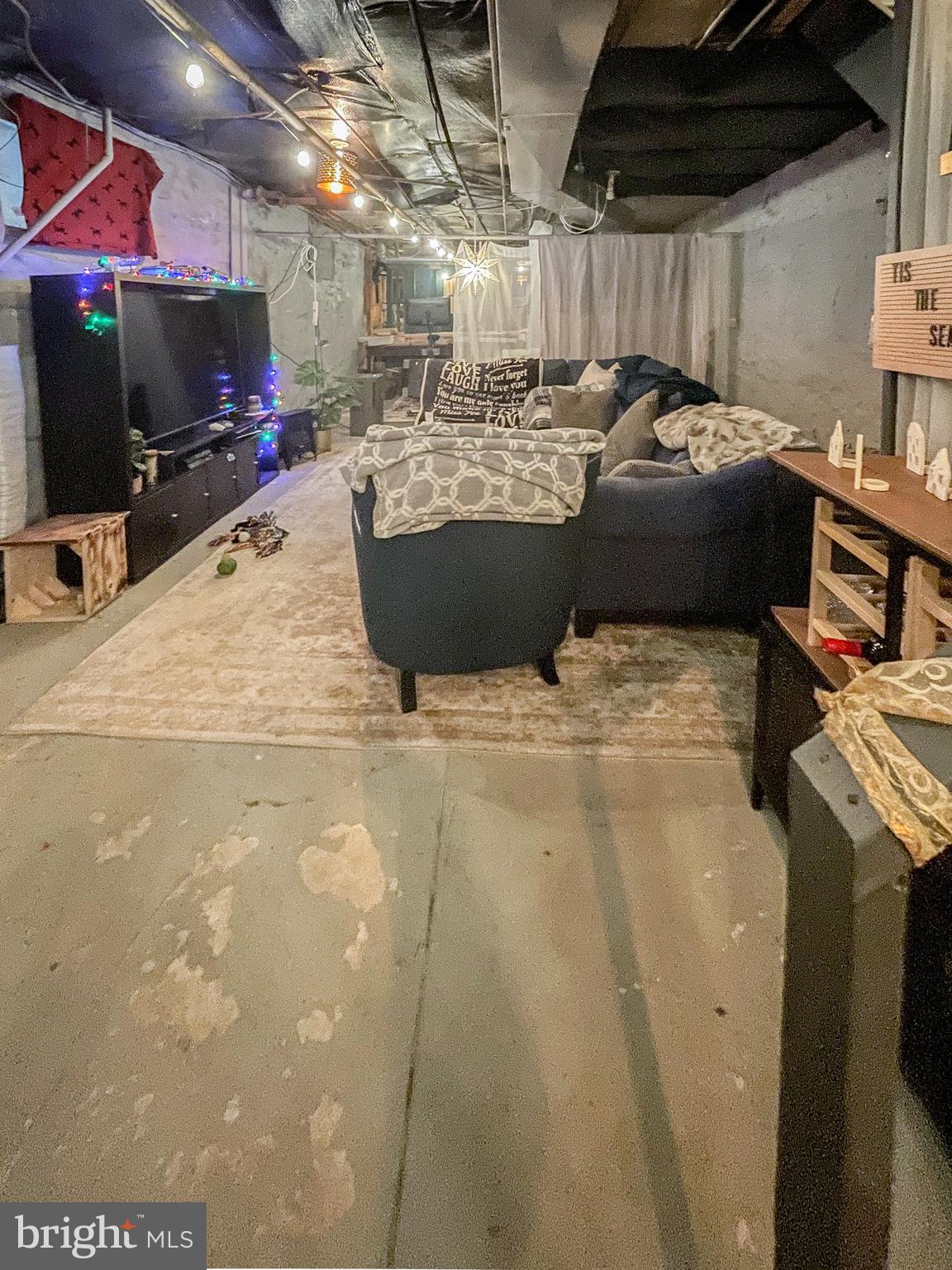 UNIVERSITY CITY - Residential Lease