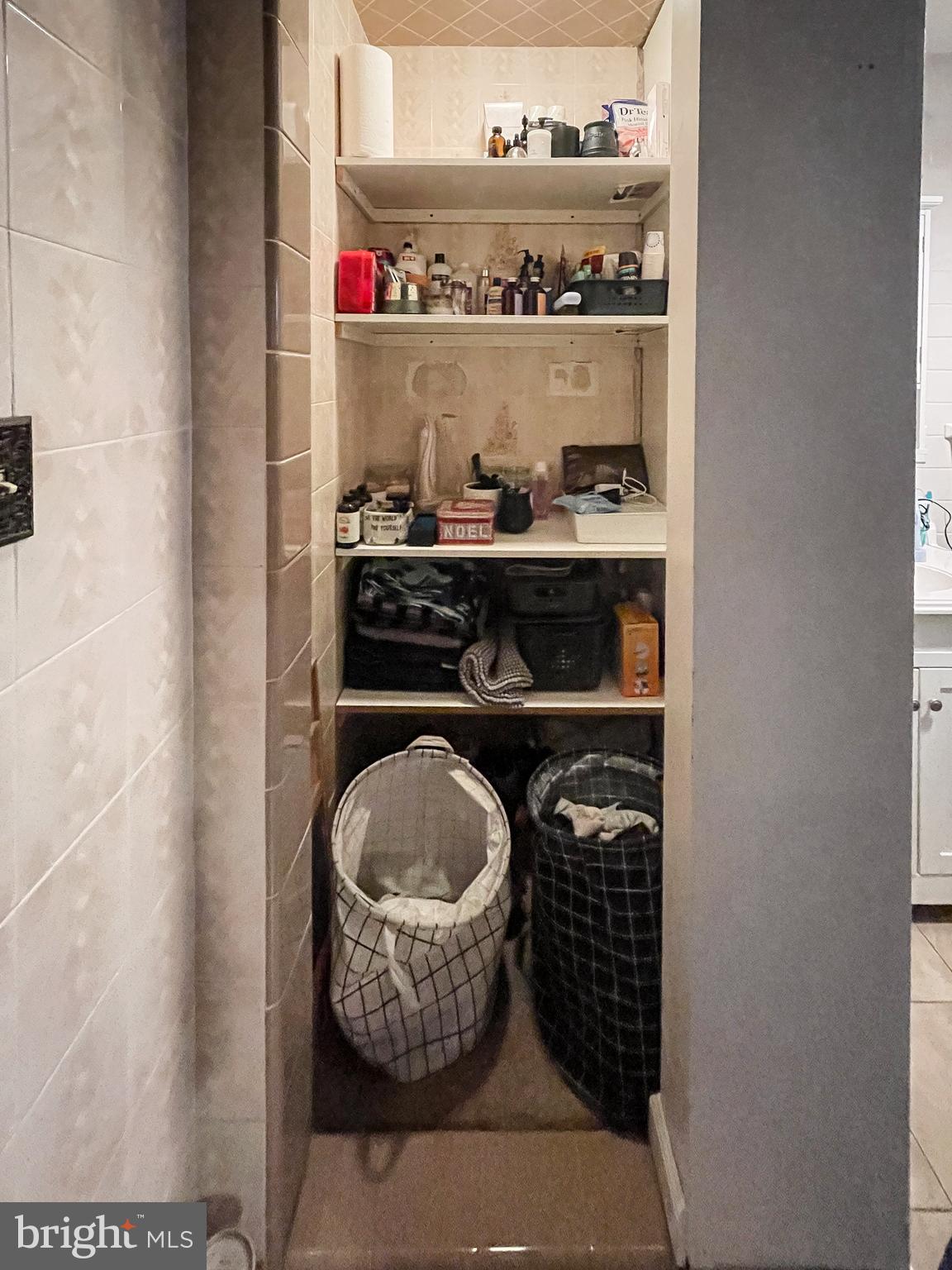 UNIVERSITY CITY - Residential Lease