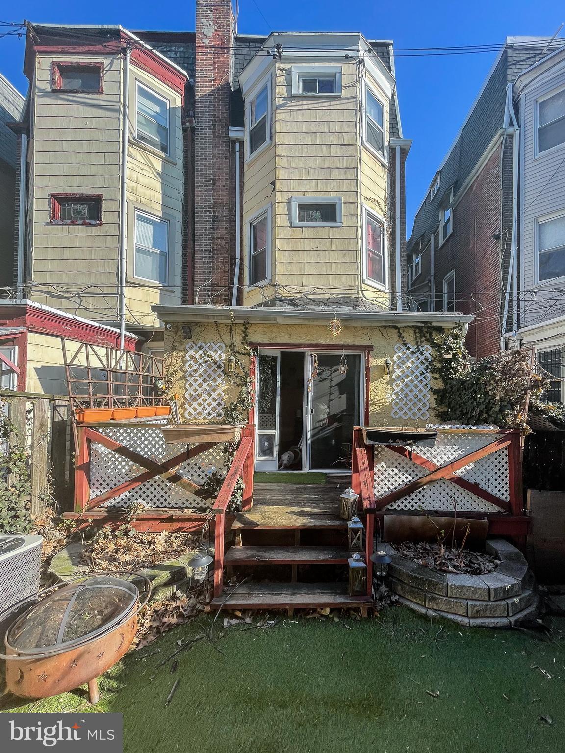 UNIVERSITY CITY - Residential Lease