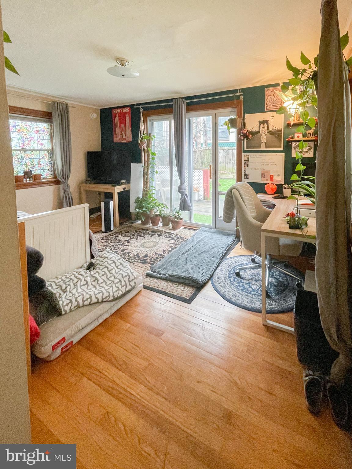 UNIVERSITY CITY - Residential Lease