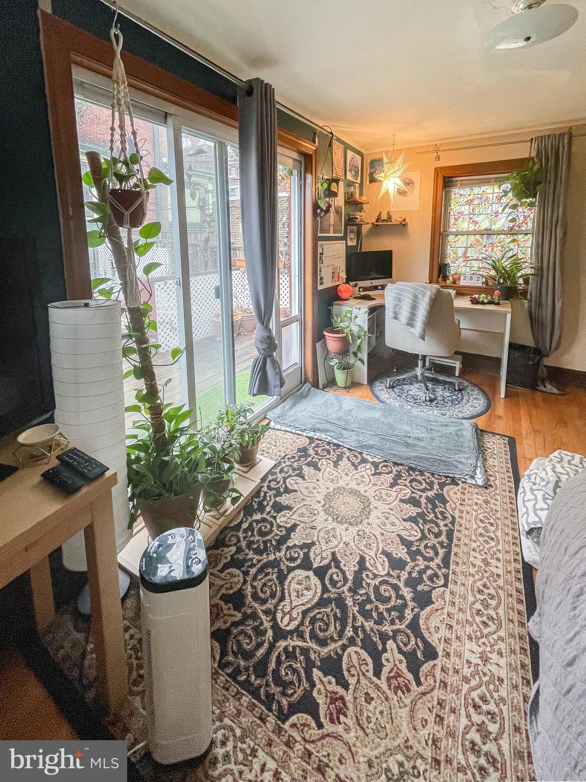 UNIVERSITY CITY - Residential Lease