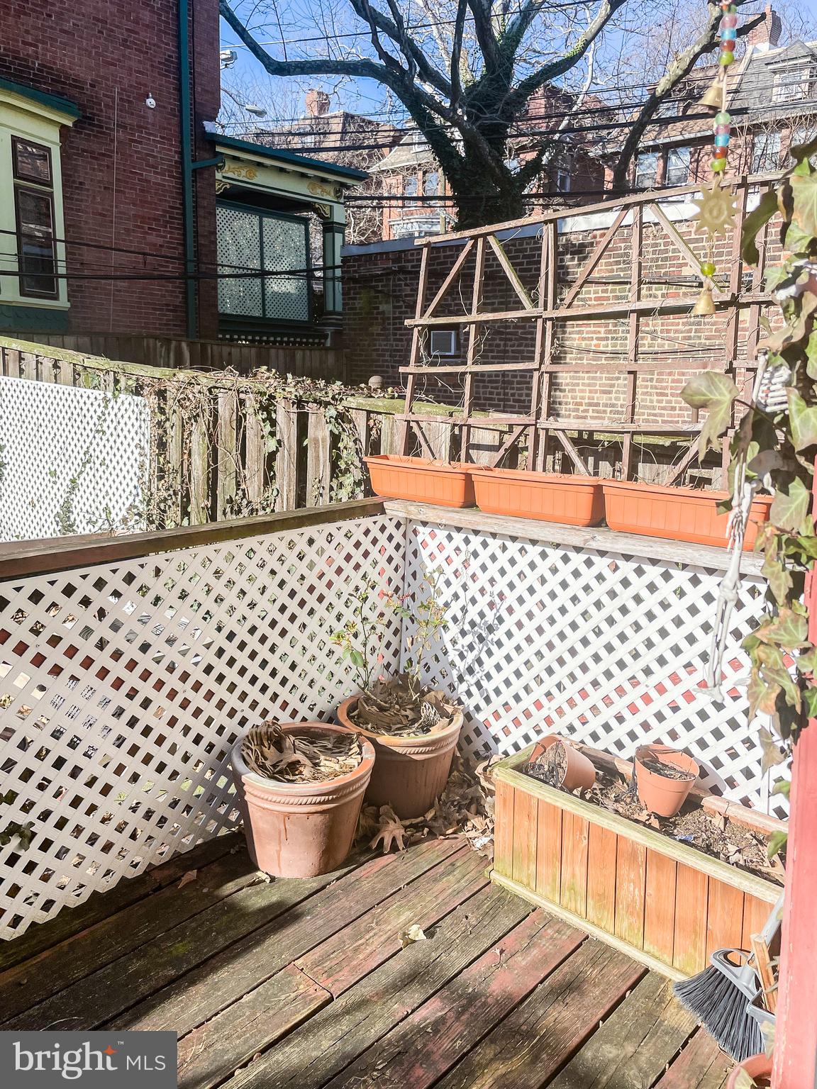 UNIVERSITY CITY - Residential Lease