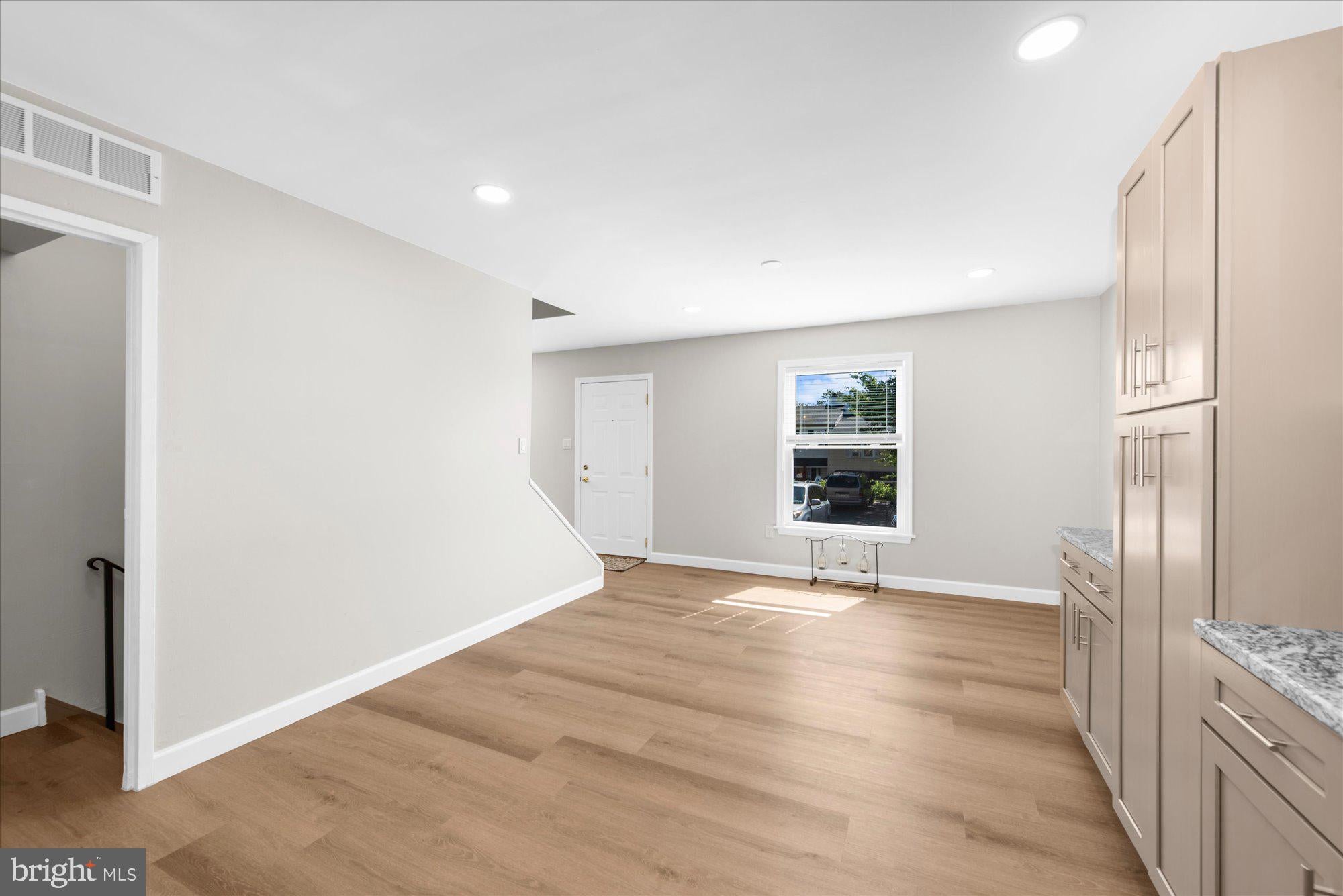 213 WHITPAIN HILLS