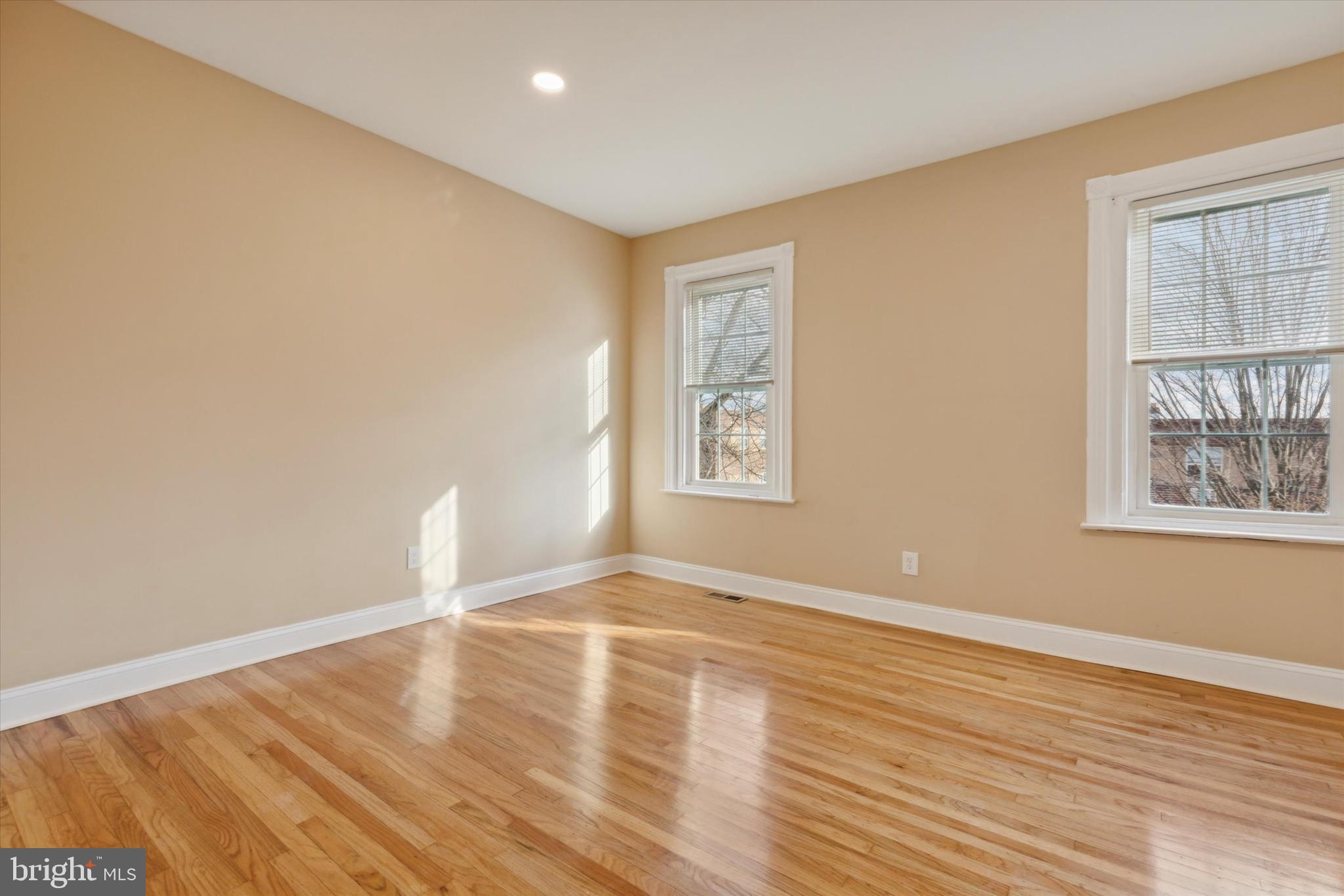 ROXBOROUGH - Residential Lease