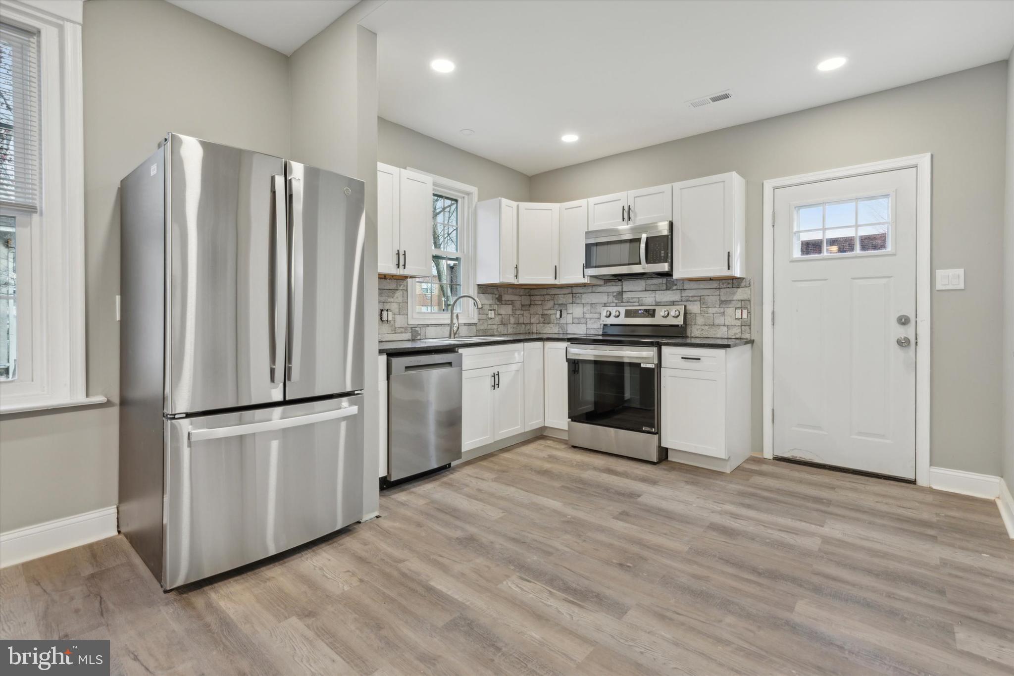 ROXBOROUGH - Residential Lease