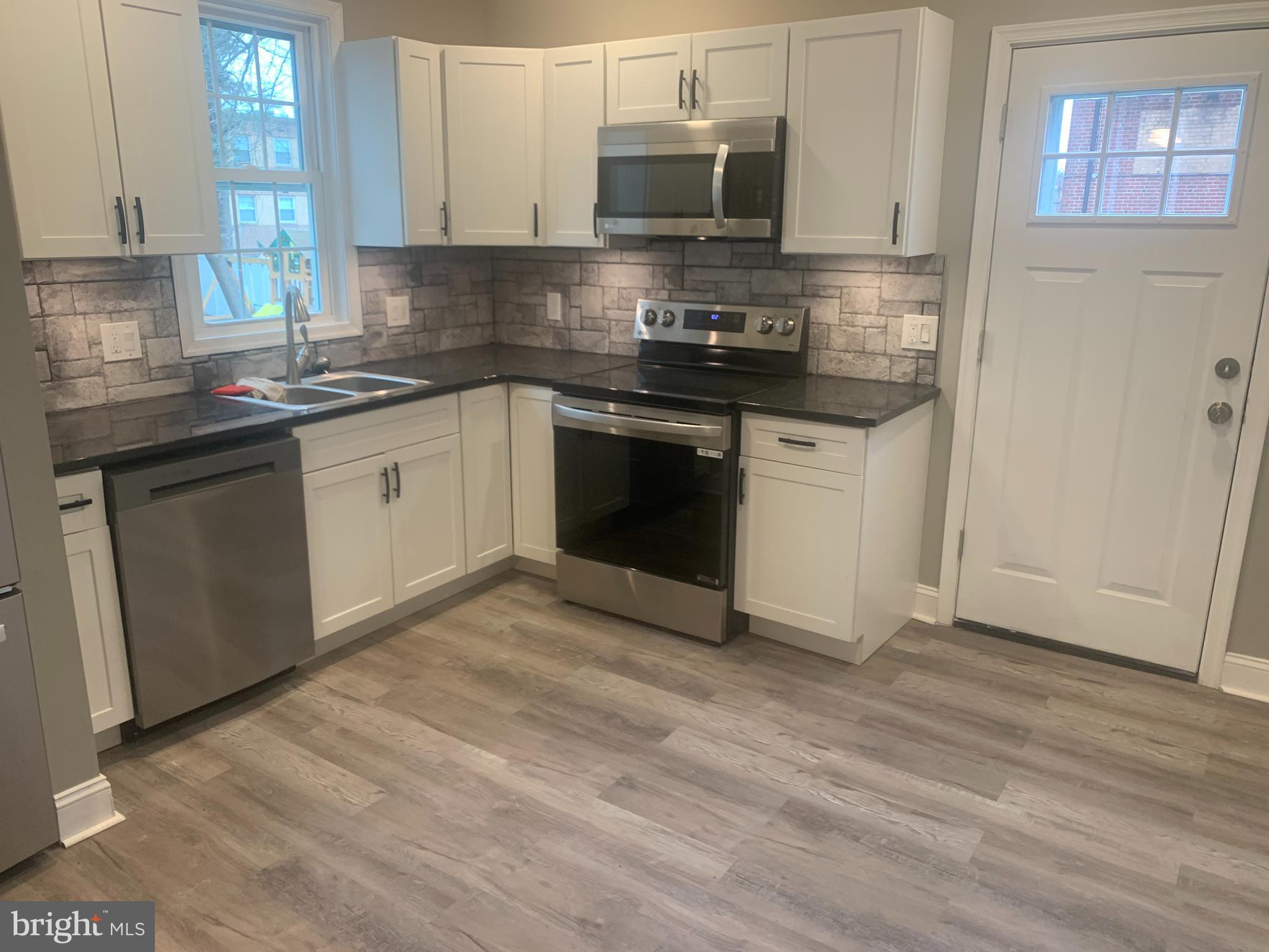 ROXBOROUGH - Residential Lease