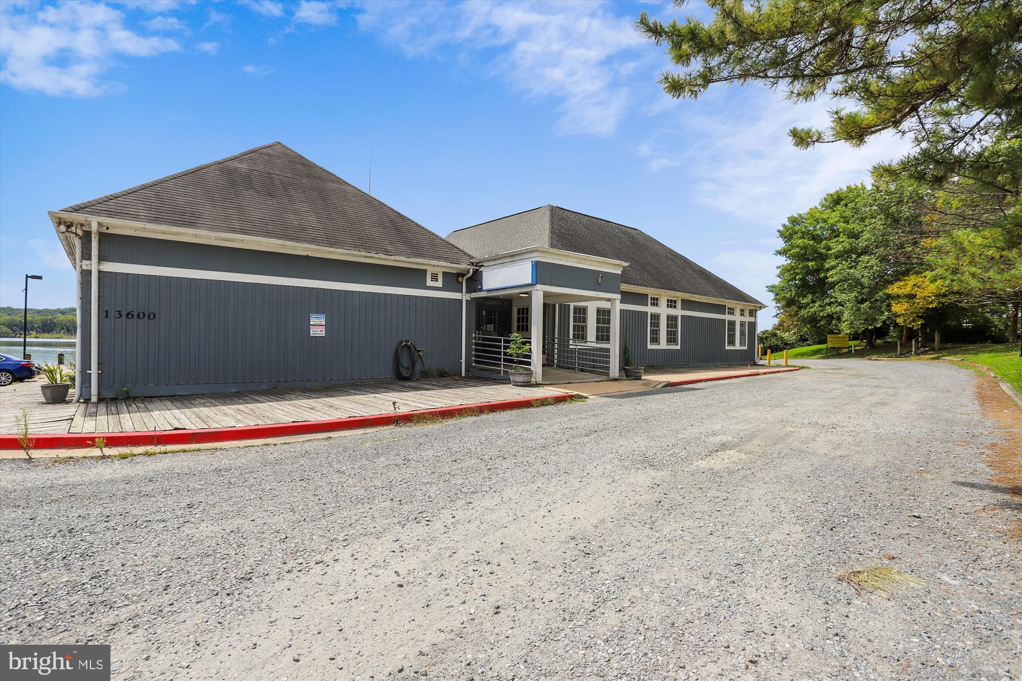 OLD FORT HILLS - Residential