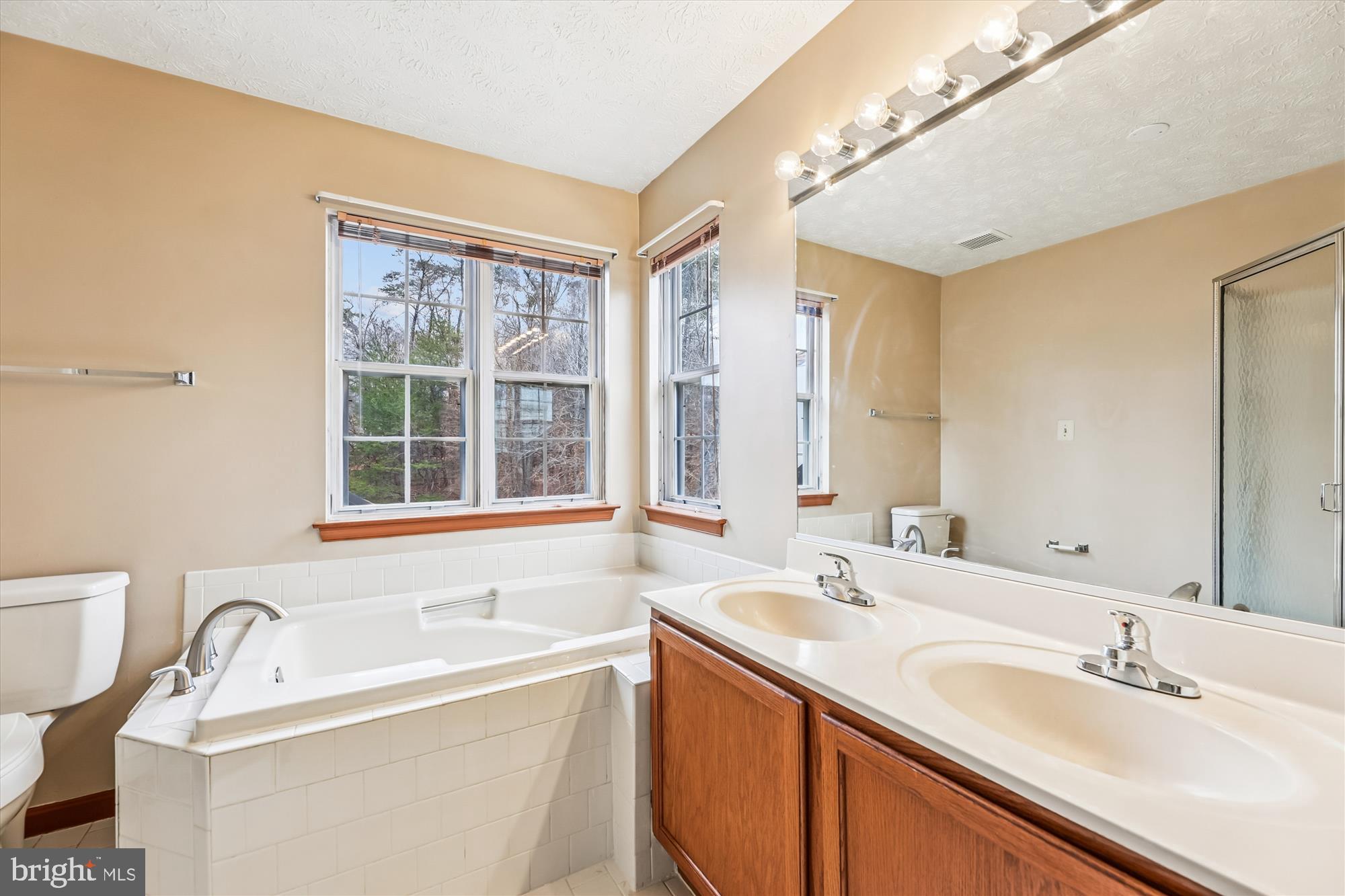 OLD FORT HILLS - Residential