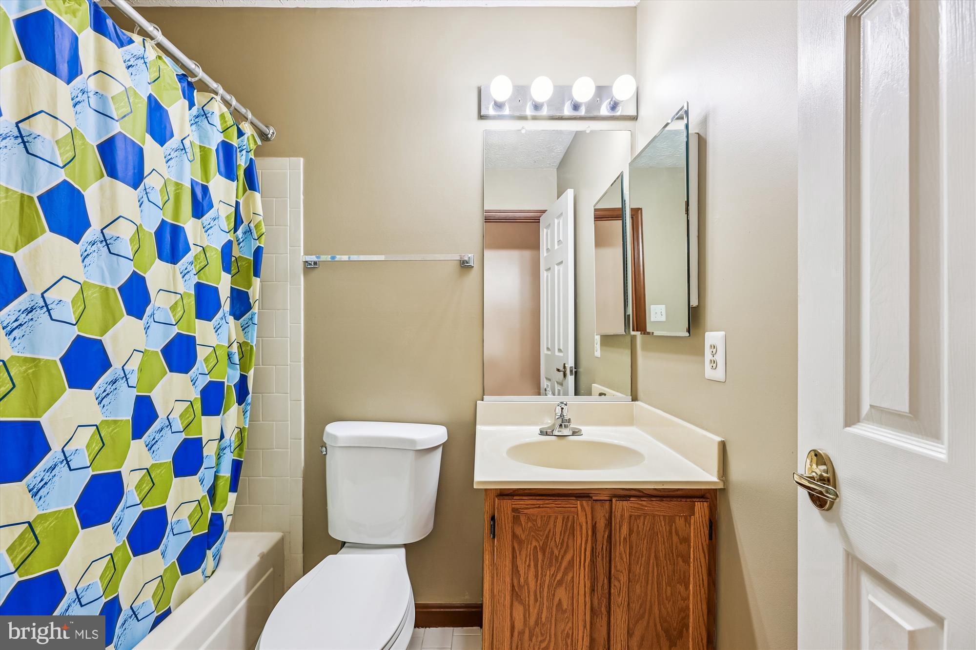 OLD FORT HILLS - Residential