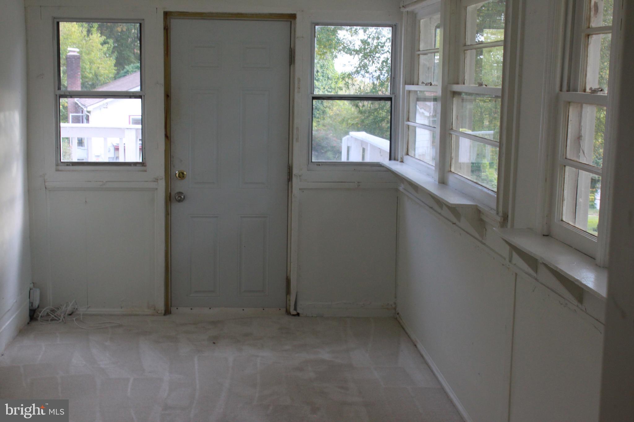 SUNNYSIDE - Residential Lease