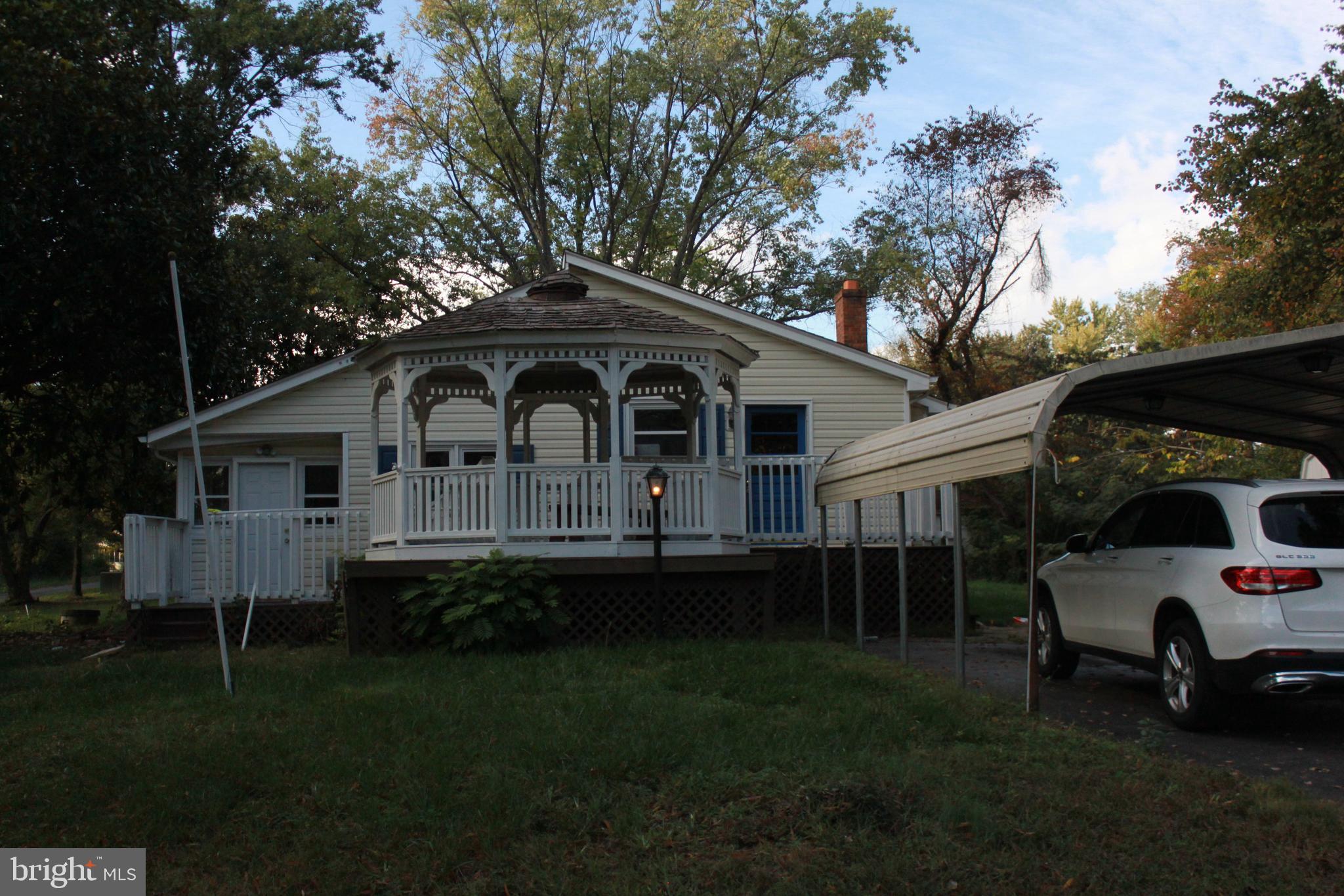 SUNNYSIDE - Residential Lease