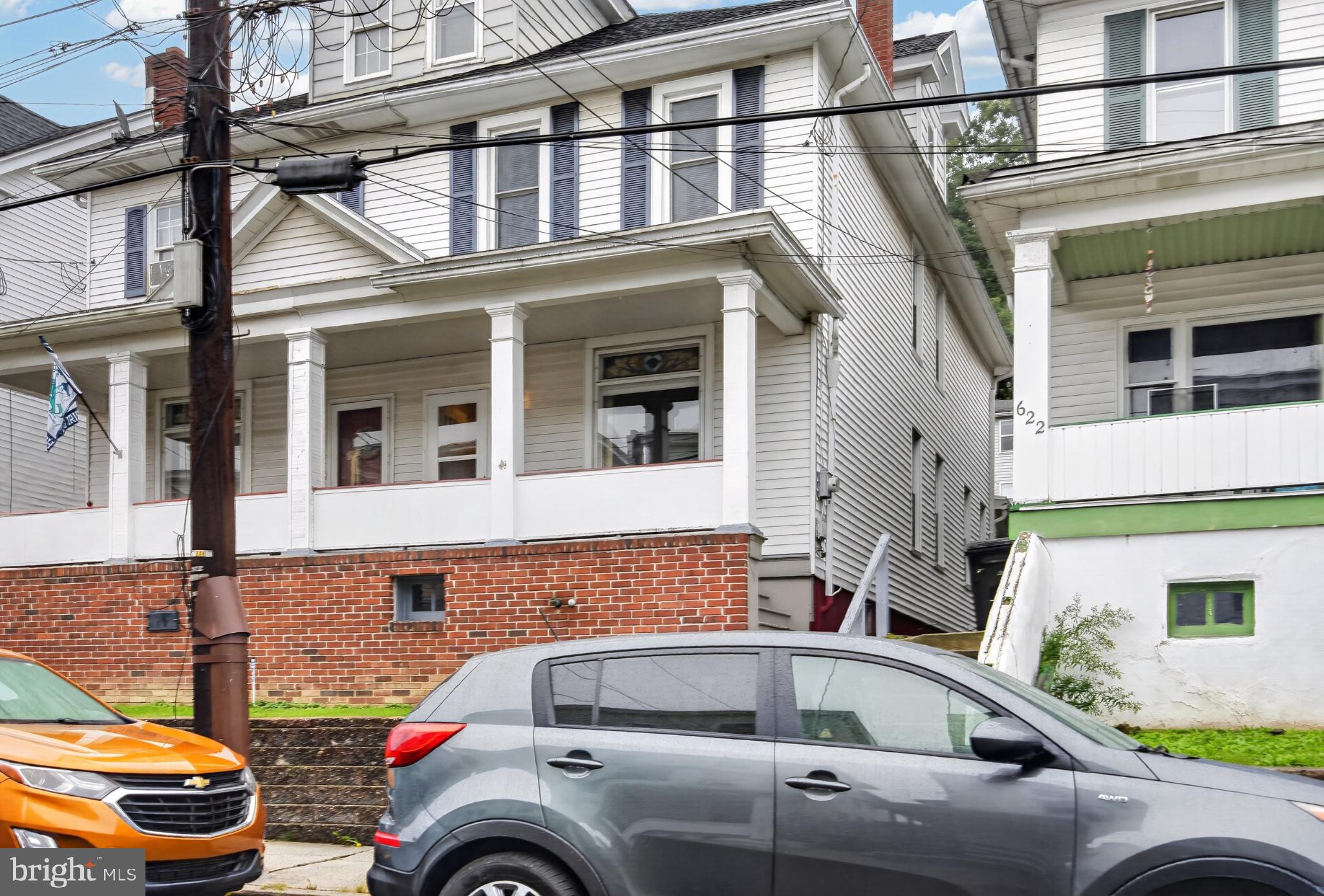 624 ARLINGTON STREET