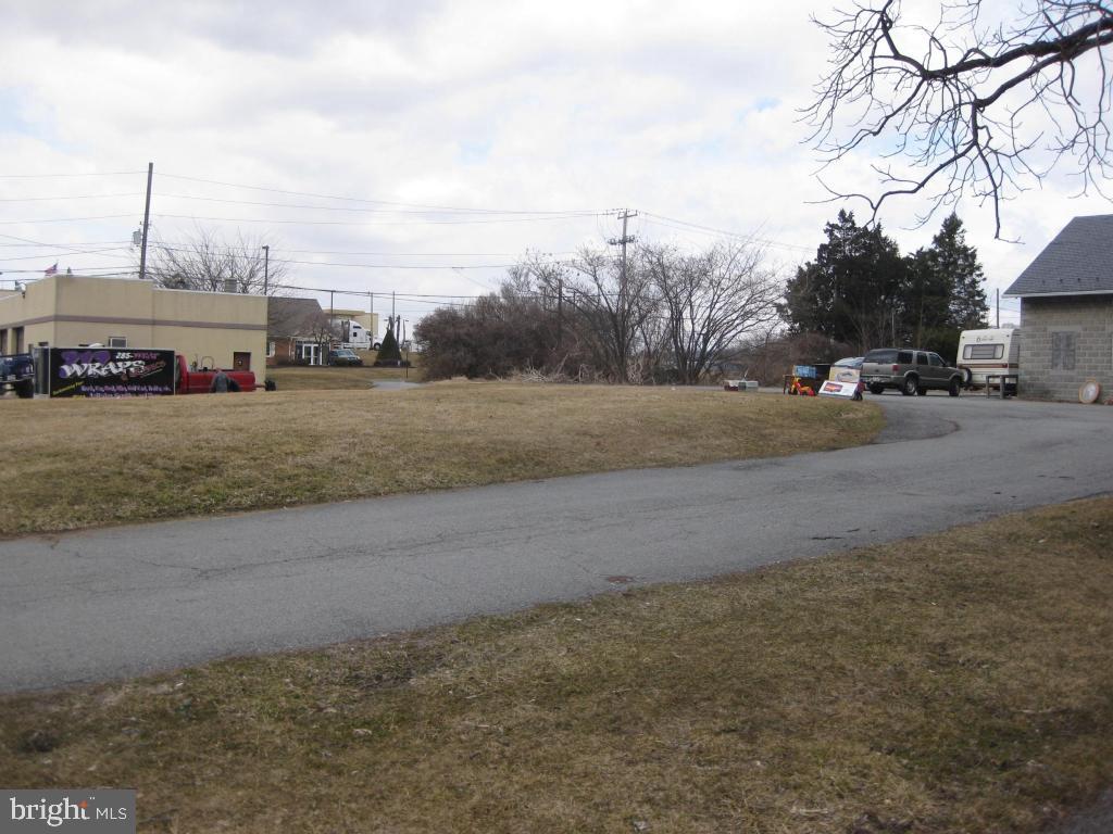 LANCASTER WEST END - Commercial Sale