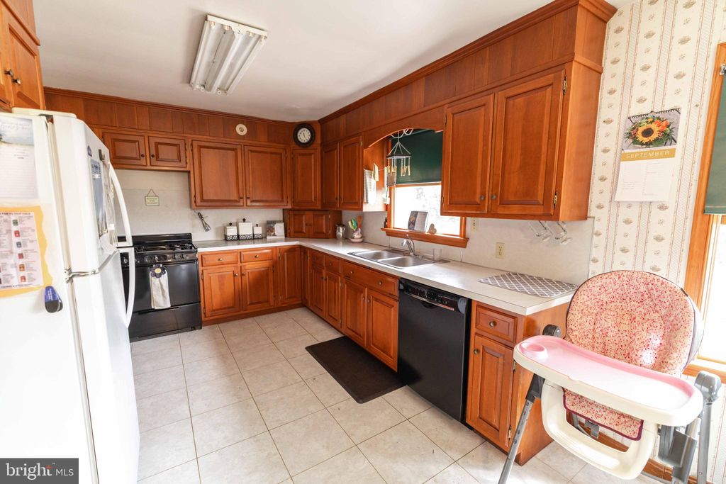 Photo of 425 Mill Creek Road, BIRD IN HAND, PA 17505 (MLS # PALA2078554)