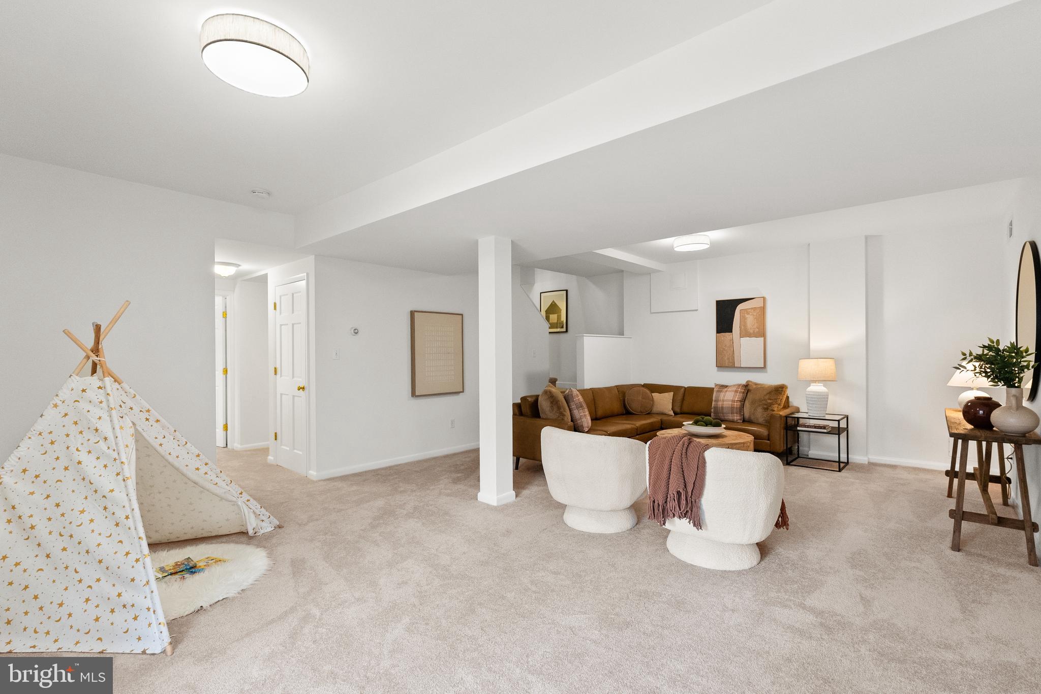 BURNING TREE MANOR - Residential