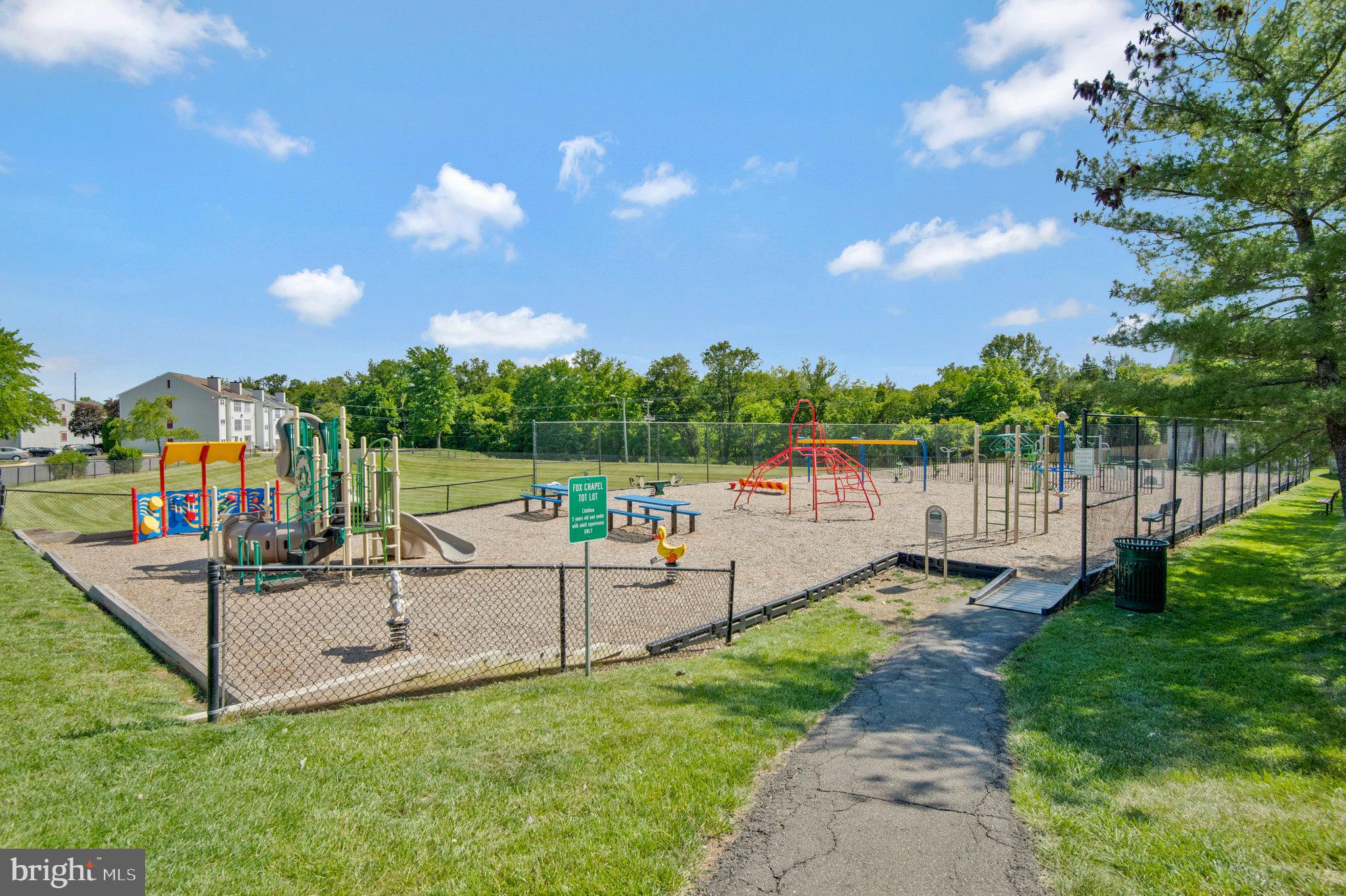 FOX CHAPEL AT TUDOR KNOLLS - Residential