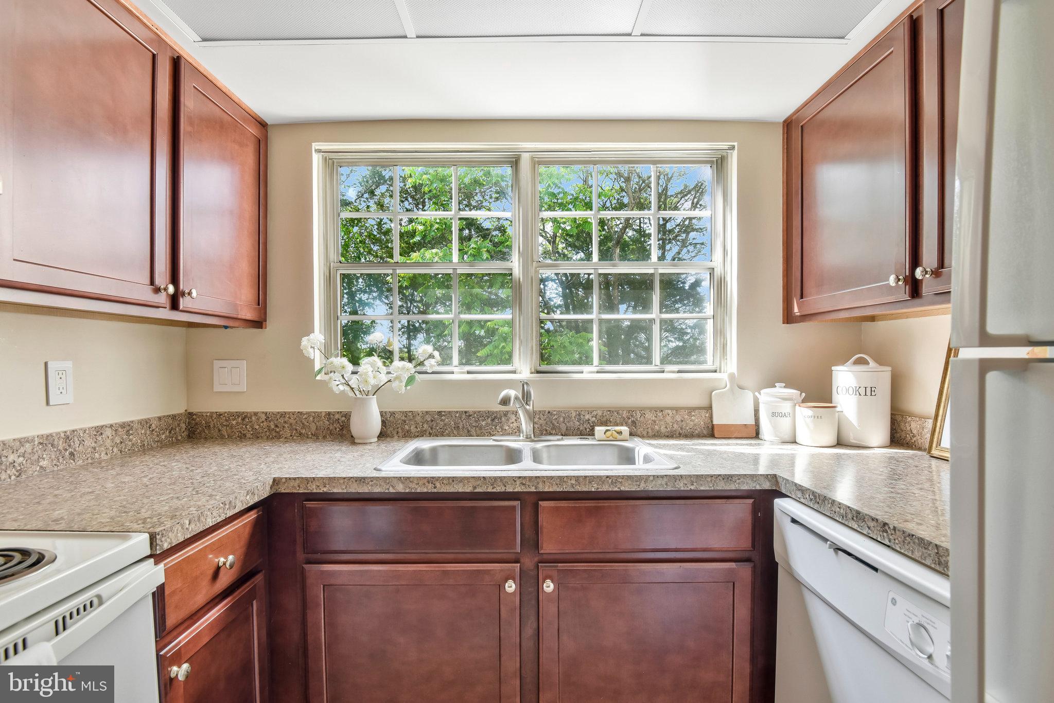 FOX CHAPEL AT TUDOR KNOLLS - Residential