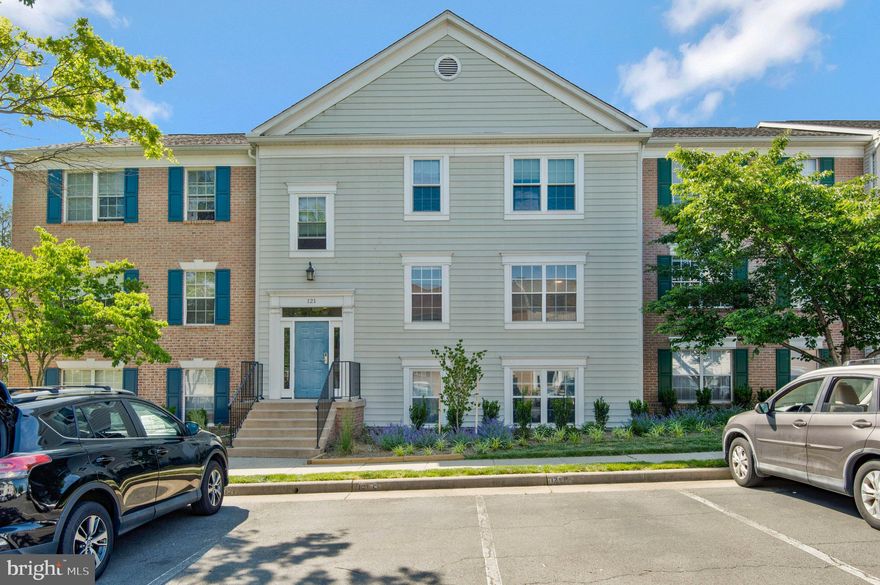 Welcome to Fox Chapel at Tudor Knolls! This well maintained unit in Central Leesburg Location is right off popular Route 7 and close to all the action in Leesburg's Historic District. Featuring a  Neutral Interior, luxury vinyl plank flooring throughout, dine-in kitchen, two well appointed bedrooms and an extra den/enclosed balcony perfect for home office or sunroom! Water & Trash covered in condo fee. Dog friendly community with Pet restrictions per condo association - no pitbulls, no pets over 65lbs, max 2 pets. Enjoy the community amenities including outdoor pool, tennis courts, tot-lot playground, and more!