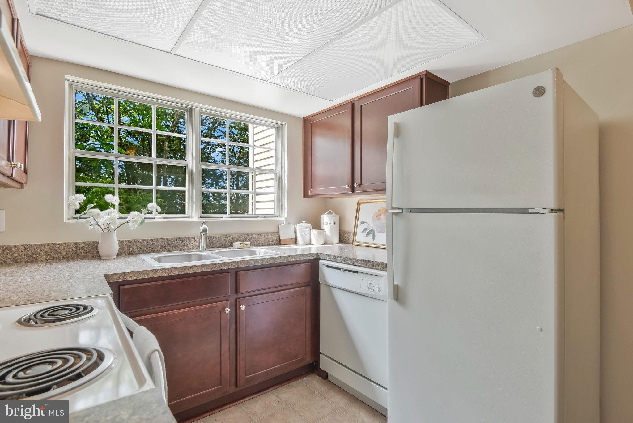 FOX CHAPEL AT TUDOR KNOLLS - Residential