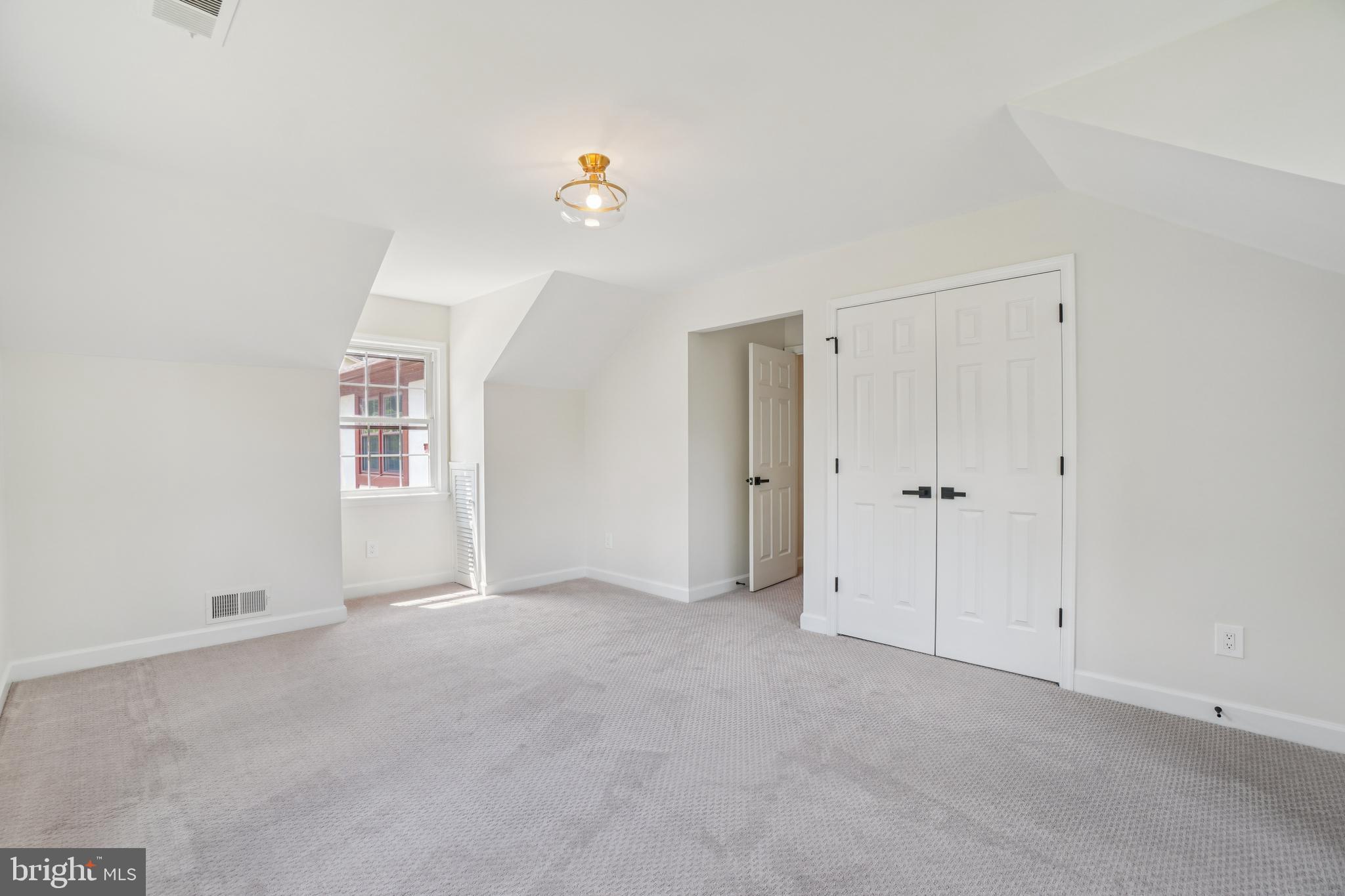 MANTUA - Residential