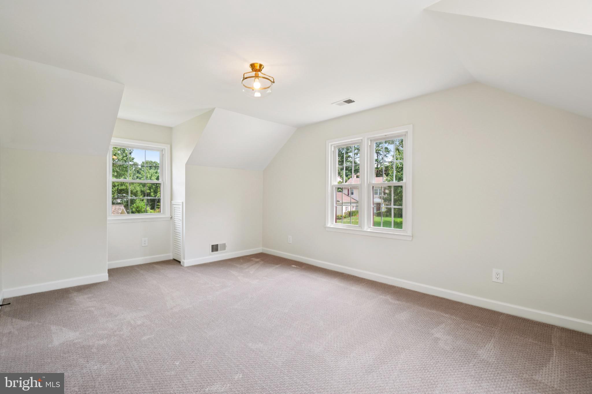 MANTUA - Residential