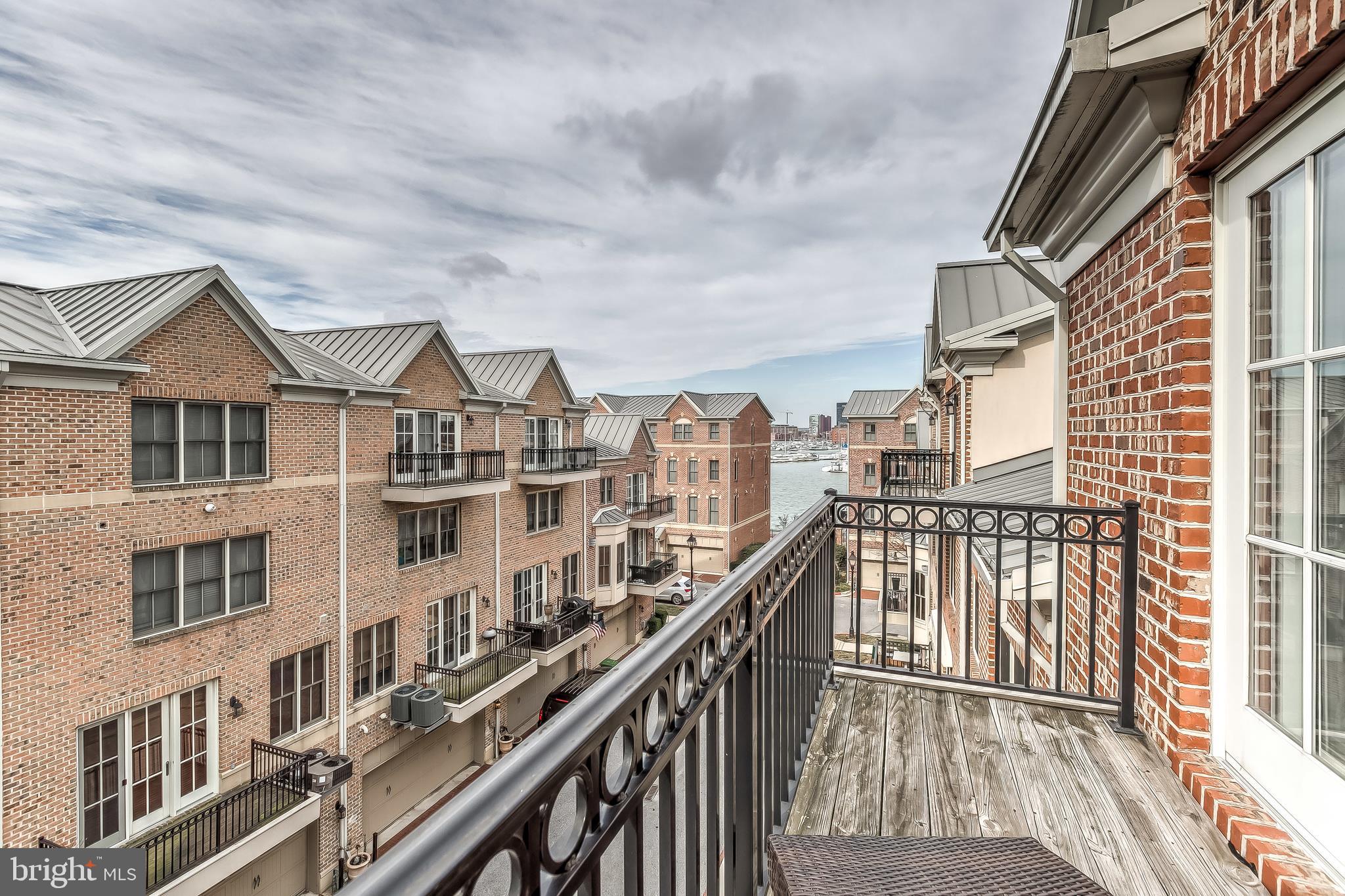 THE MOORINGS AT LIGHTHOUSE POINT - Residential