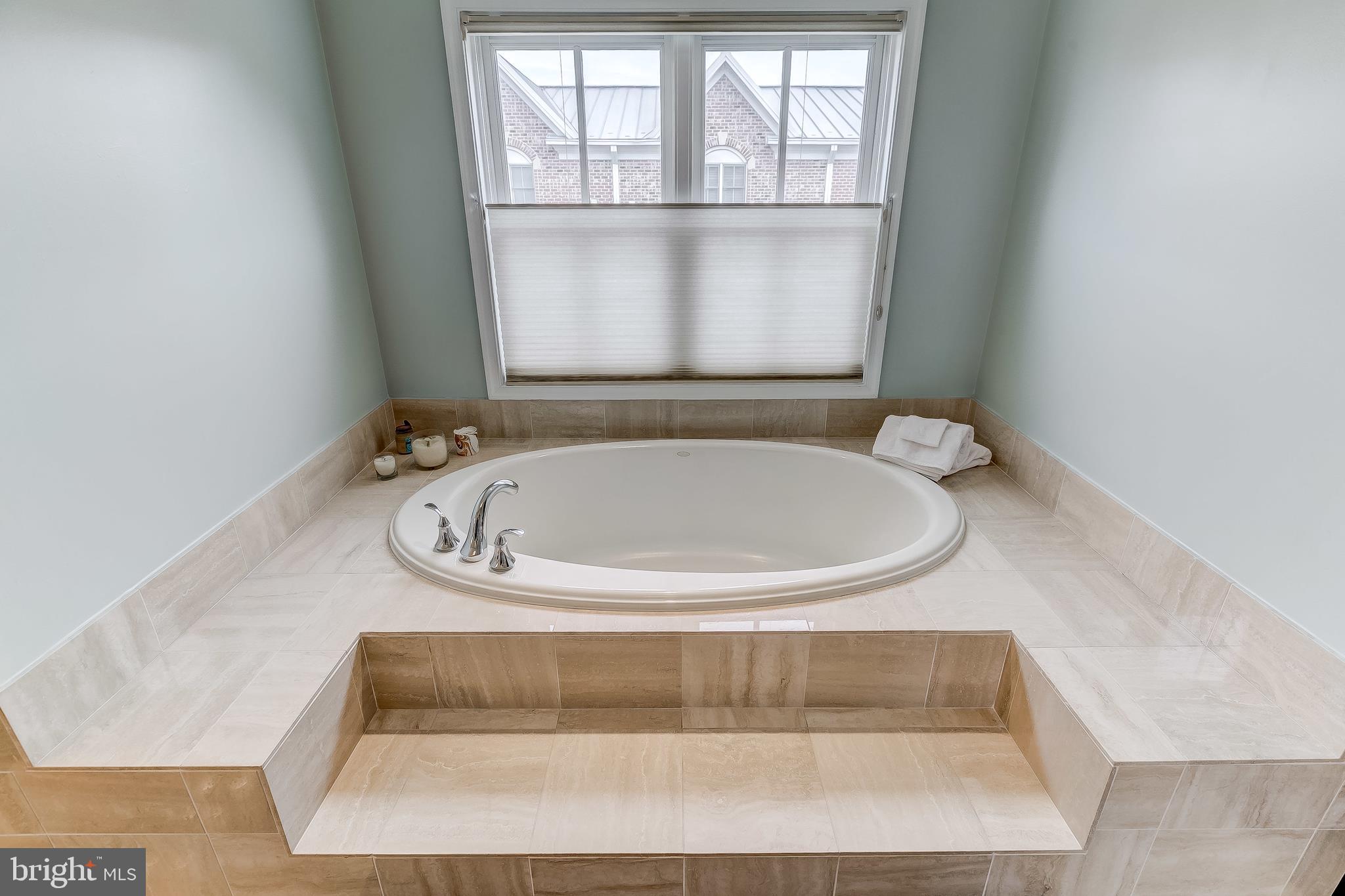 THE MOORINGS AT LIGHTHOUSE POINT - Residential